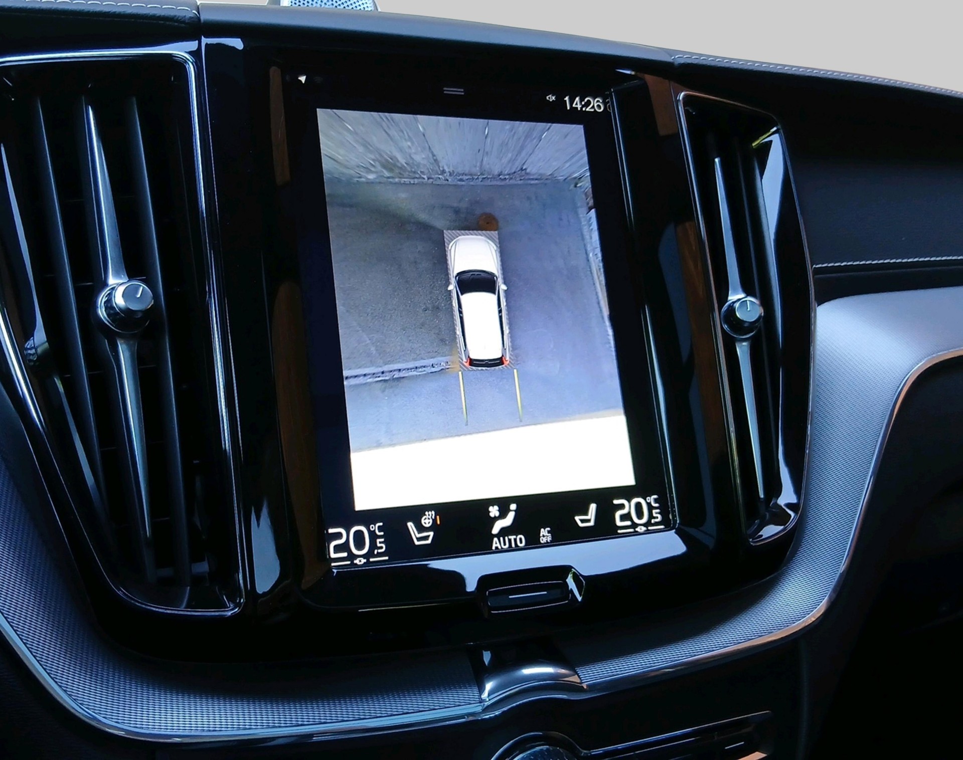 VOLVO XC60 2.0 T8 TE Polestar eAWD-image-13