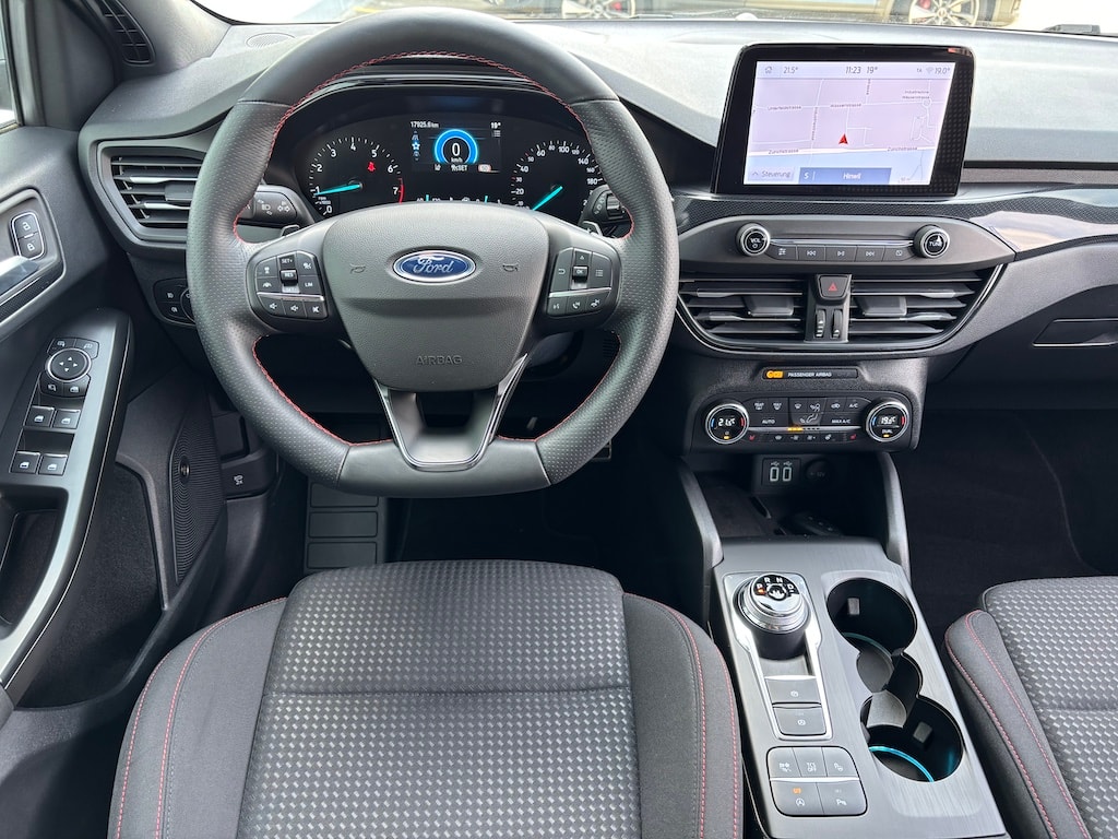 FORD Focus 1.5 SCTi ST Line-image-9