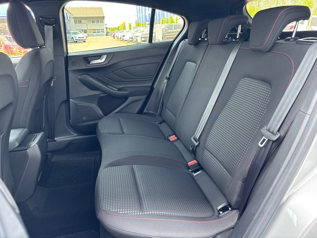 FORD Focus 1.5 SCTi ST Line-image-13