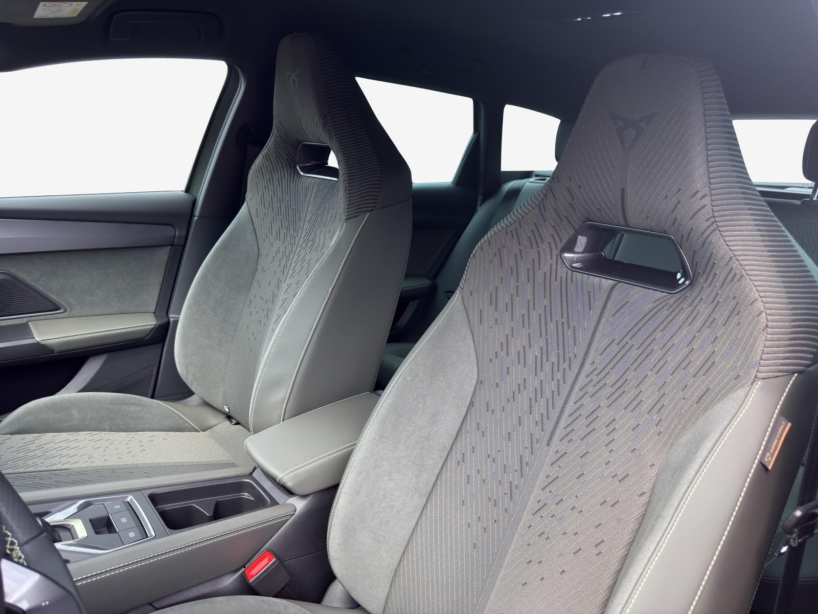 CUPRA LEON ST 1.5 e-HYBRID pHEV Prime Edition VZ DSG-image-14