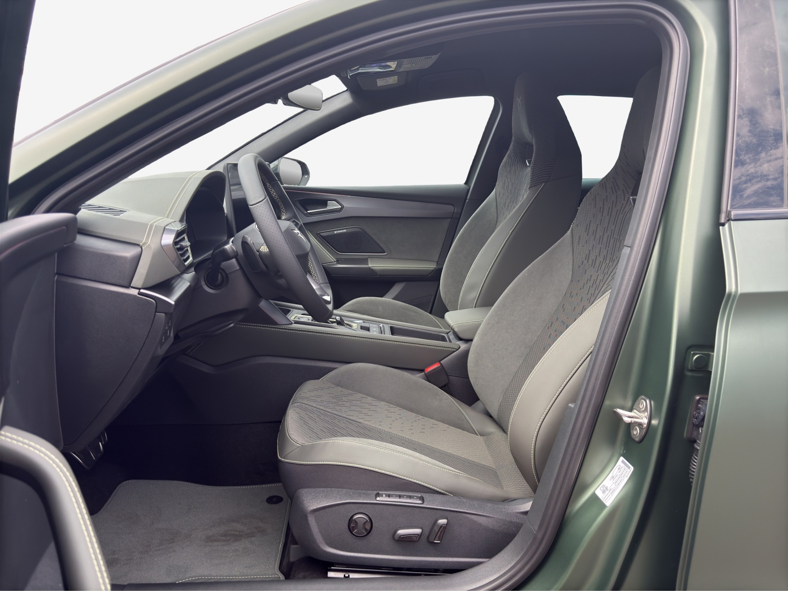CUPRA LEON ST 1.5 e-HYBRID pHEV Prime Edition VZ DSG-image-7