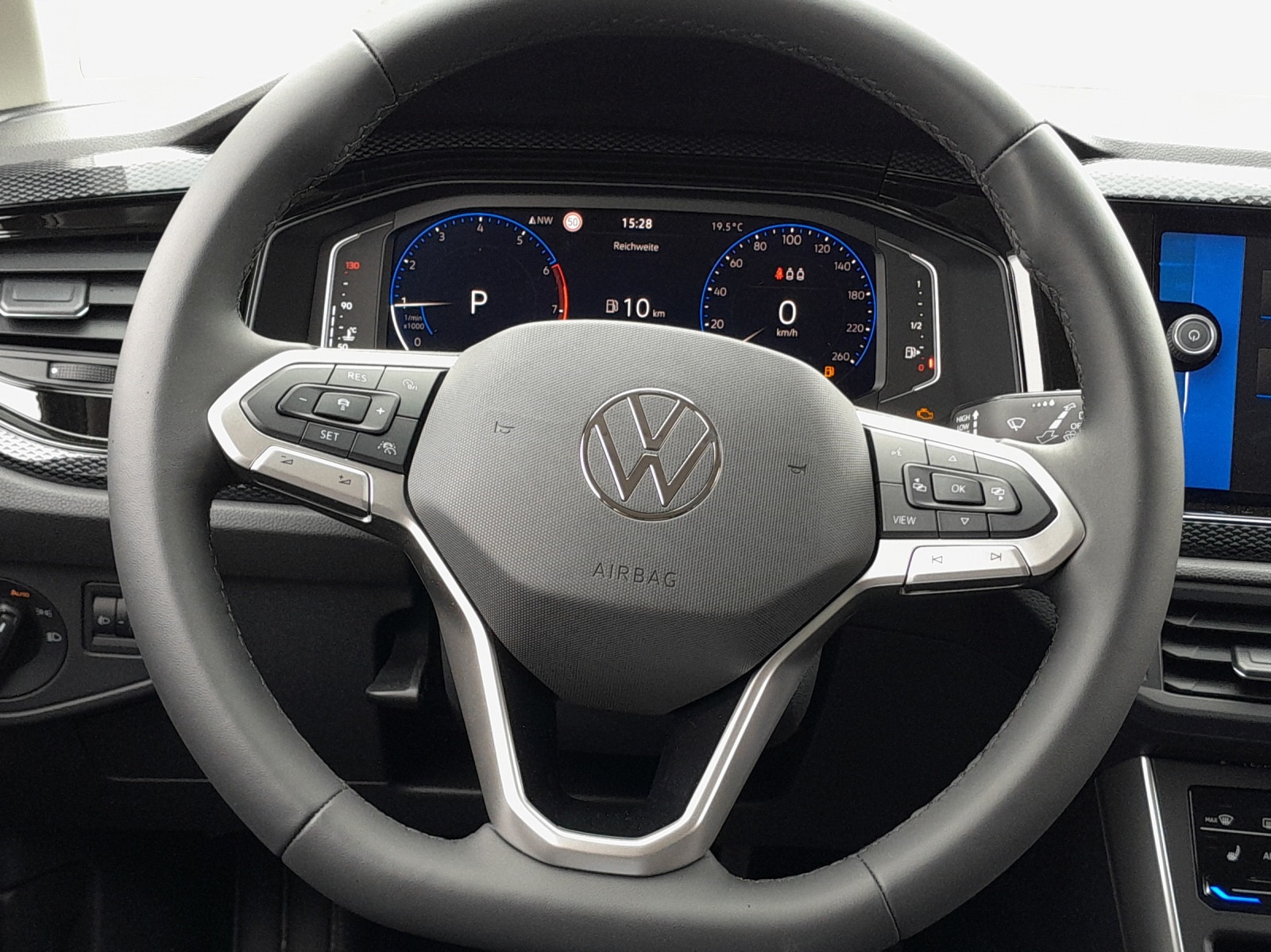 VW Polo 1.0 TSI Life DSG-image-9