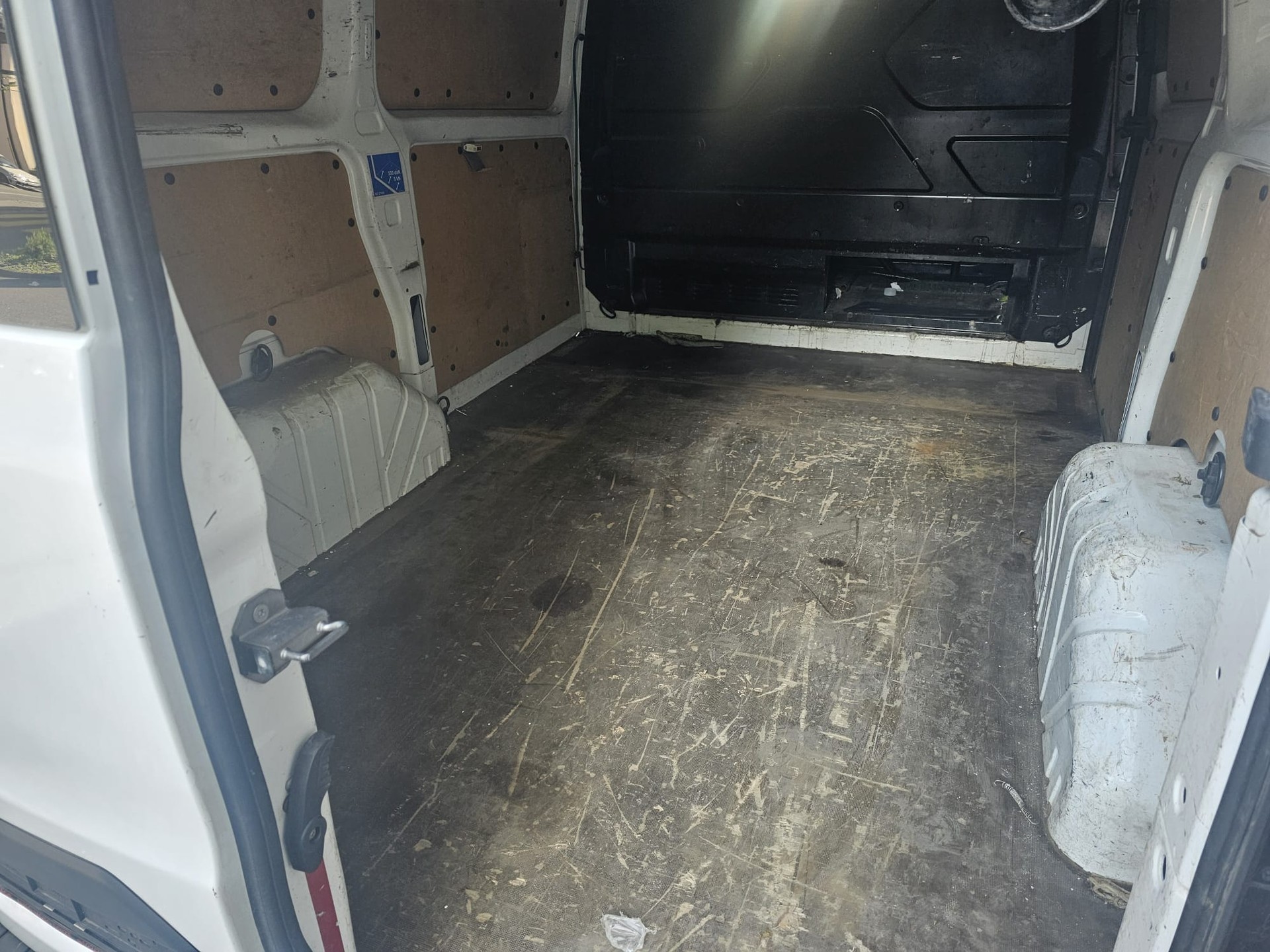 FORD Transit Custom Van 250 L1H1 Startup-image-4