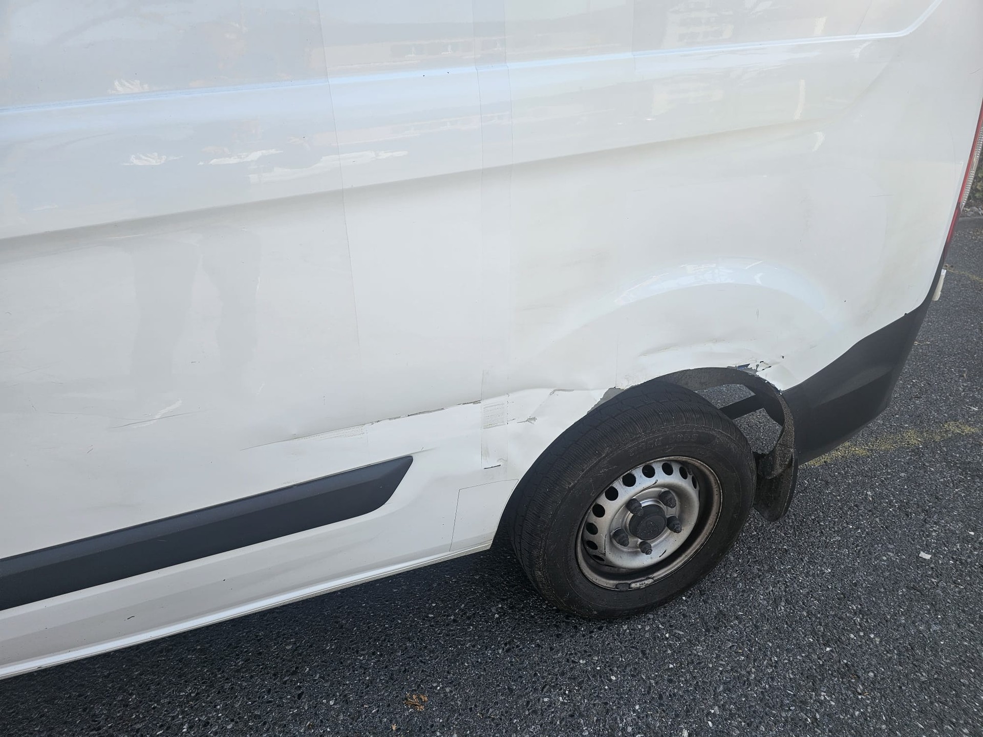 FORD Transit Custom Van 250 L1H1 Startup-image-3