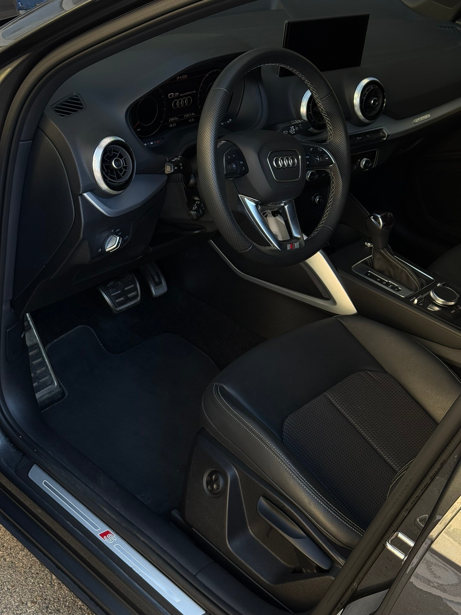 AUDI Q2 40 TFSI S line Attraction quattro S-tronic-image-7