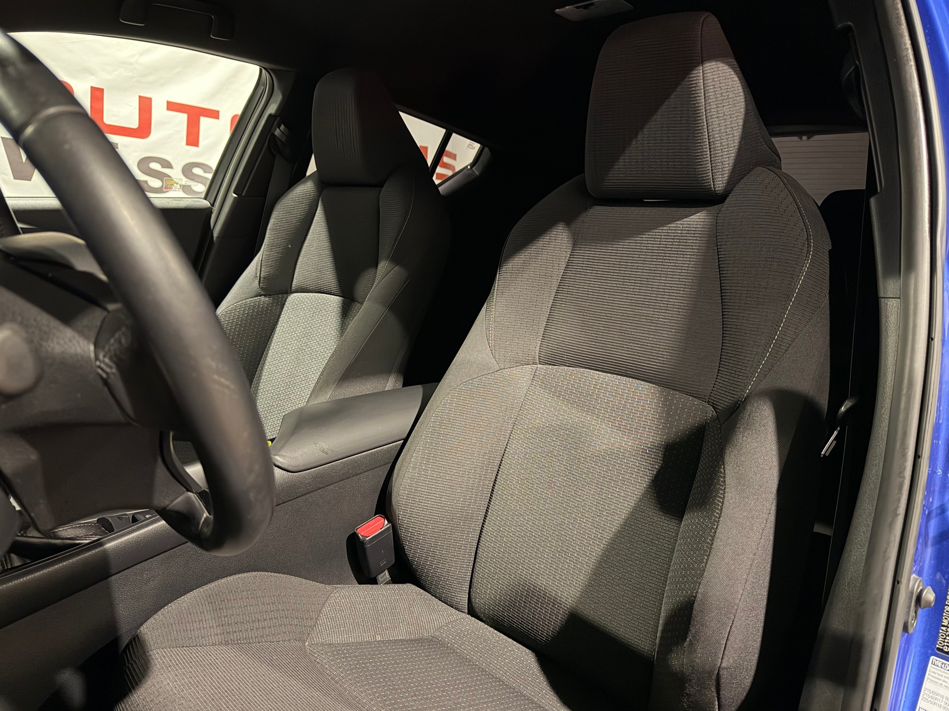 TOYOTA C-HR 1.8 HSD Comfort CVT-image-11