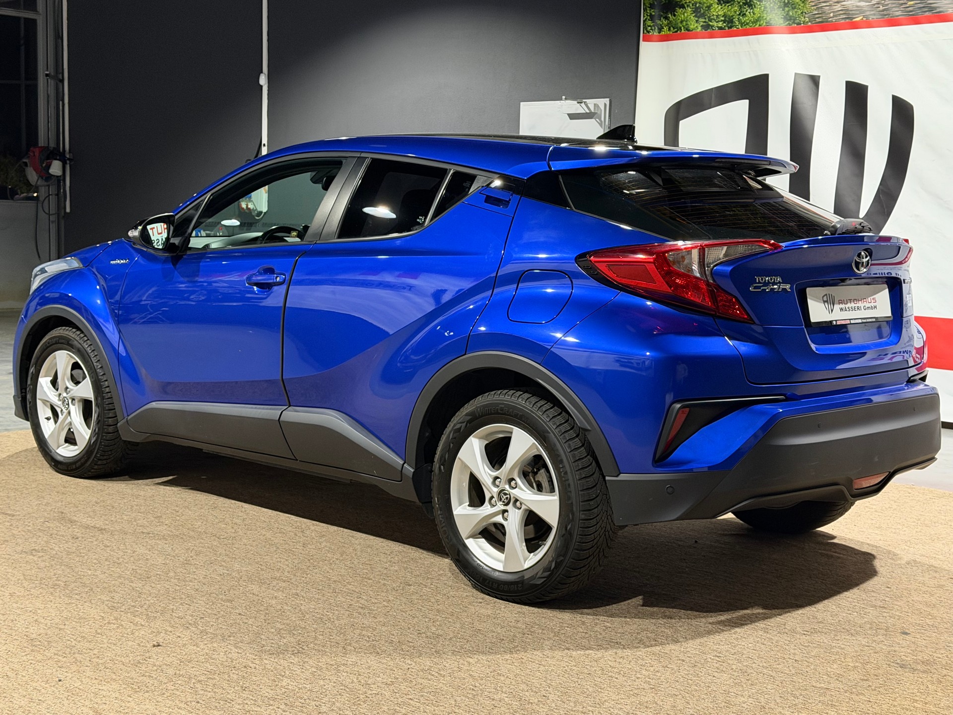 TOYOTA C-HR 1.8 HSD Comfort CVT-image-4