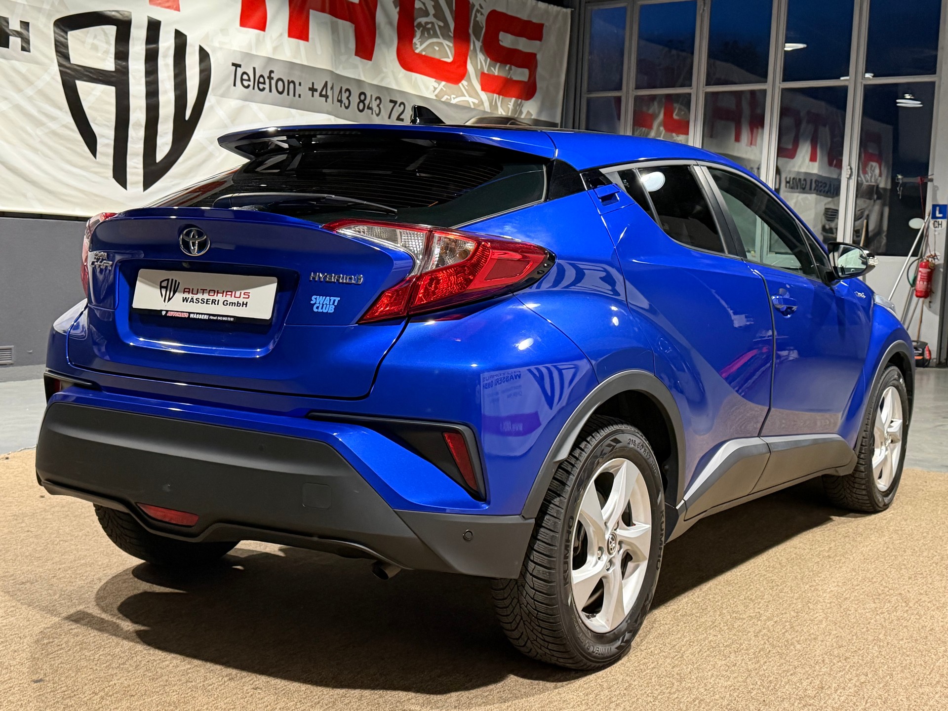 TOYOTA C-HR 1.8 HSD Comfort CVT-showroom-element-2