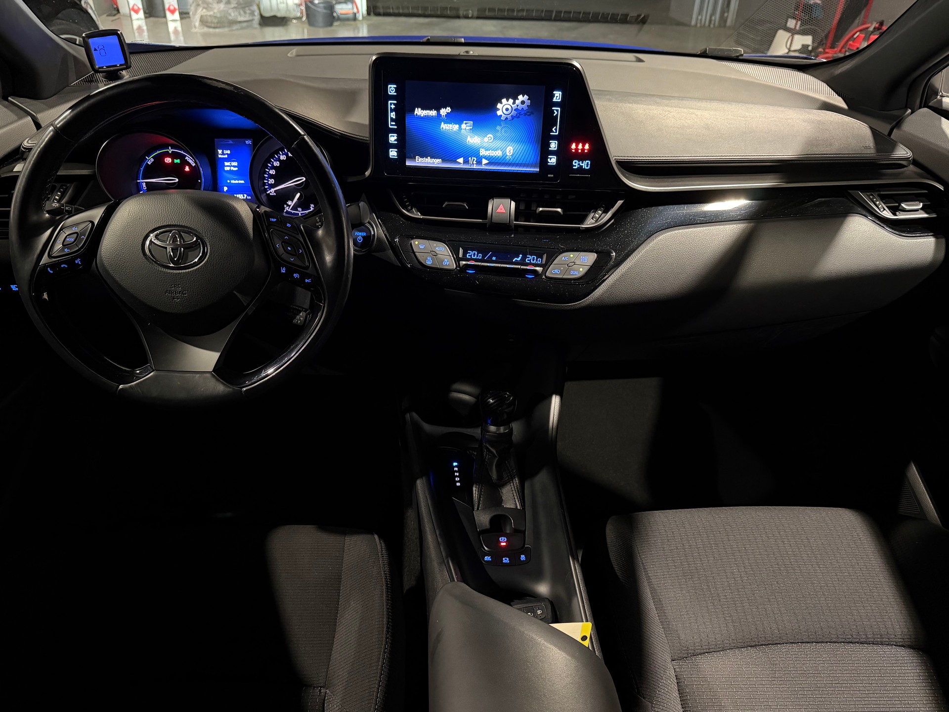 TOYOTA C-HR 1.8 HSD Comfort CVT-image-10