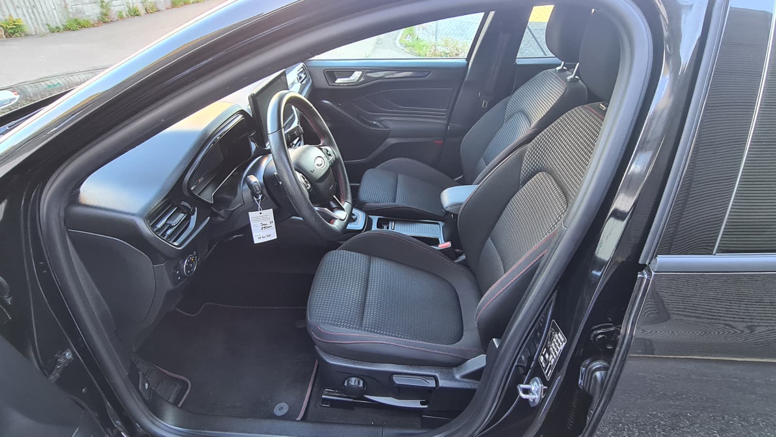 FORD Focus 1.0 MHEV ST-Line X Automat ** Gr-Navi ** RF-Kamera ** Abstandsregelsystem ** Sitzheizung ** Neues Modell 2023 **-image-14
