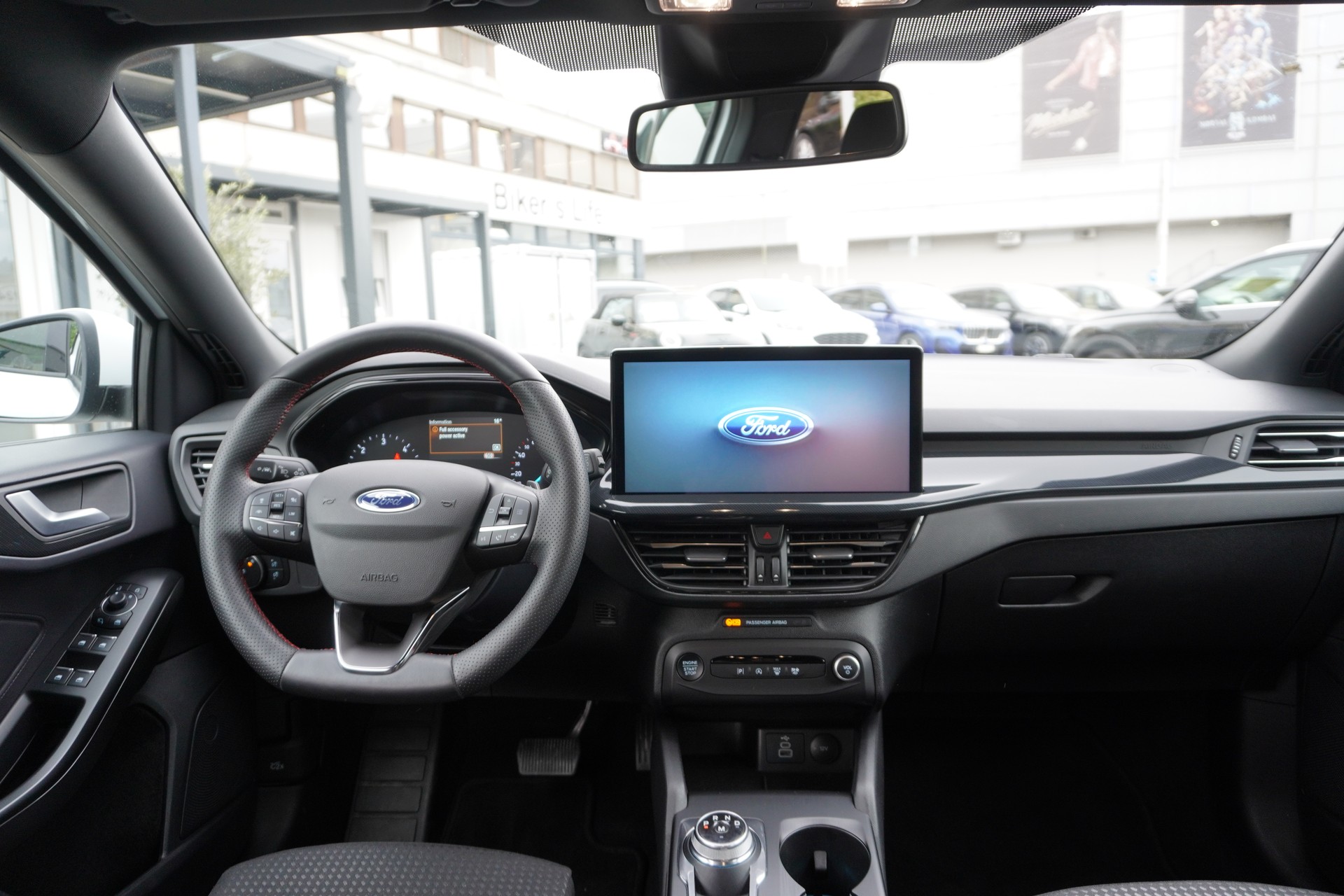FORD Focus 1.5 EcoBlue TDCi ST-Line Automatic-image-12
