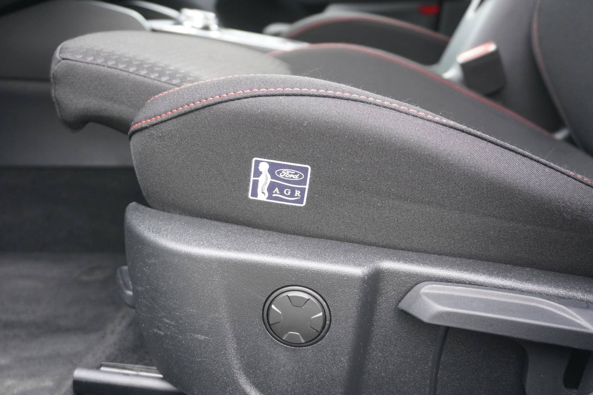 FORD Focus 1.5 EcoBlue TDCi ST-Line Automatic-image-30
