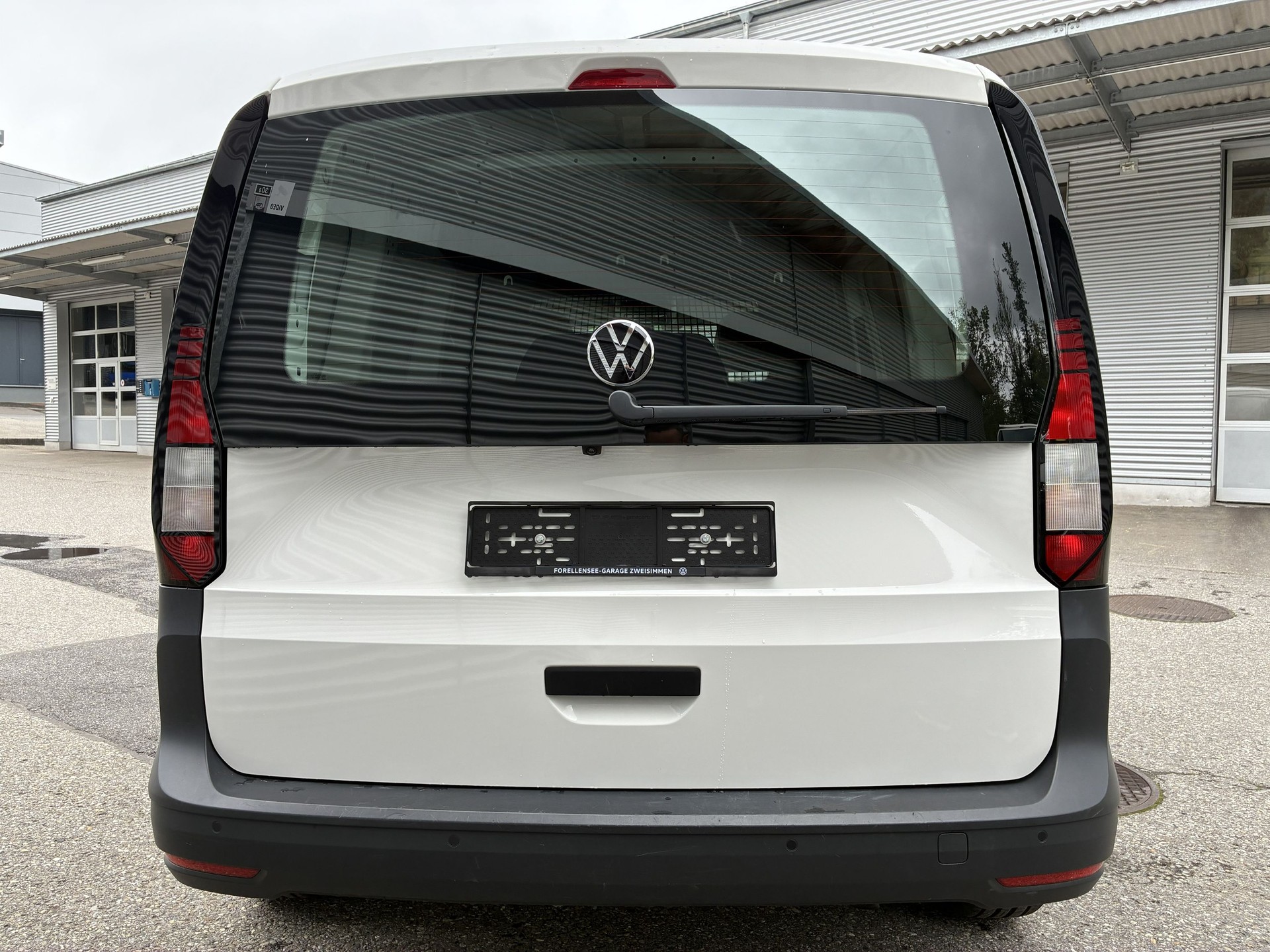 VW Caddy Cargo 2.0TDI 4Motion-image-8