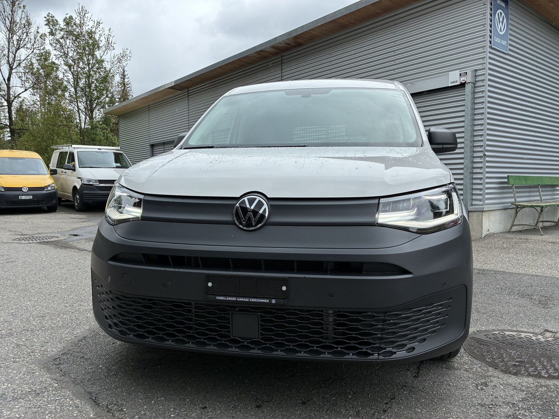 VW Caddy Cargo 2.0TDI 4Motion-image-4