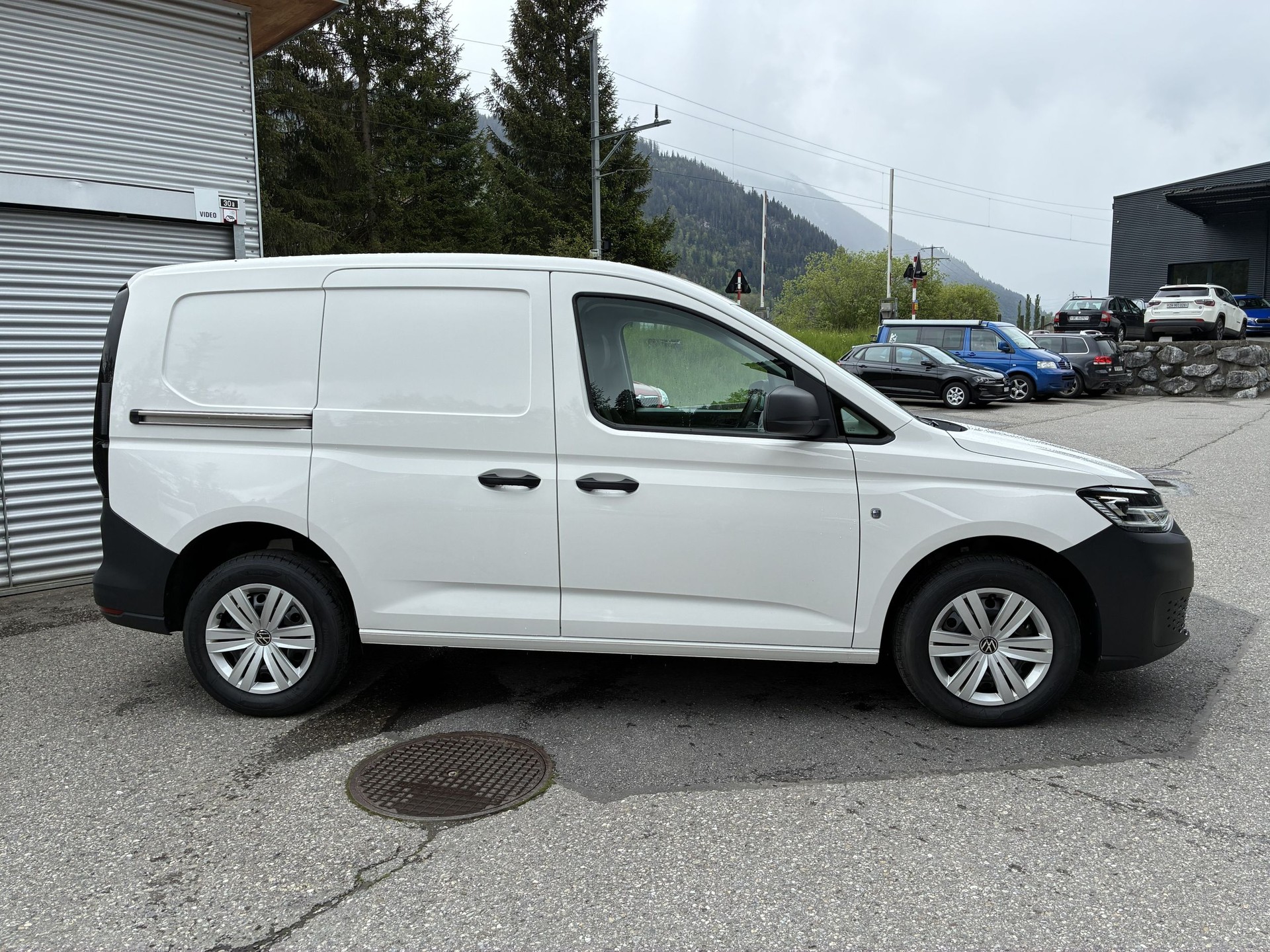 VW Caddy Cargo 2.0TDI 4Motion-image-6