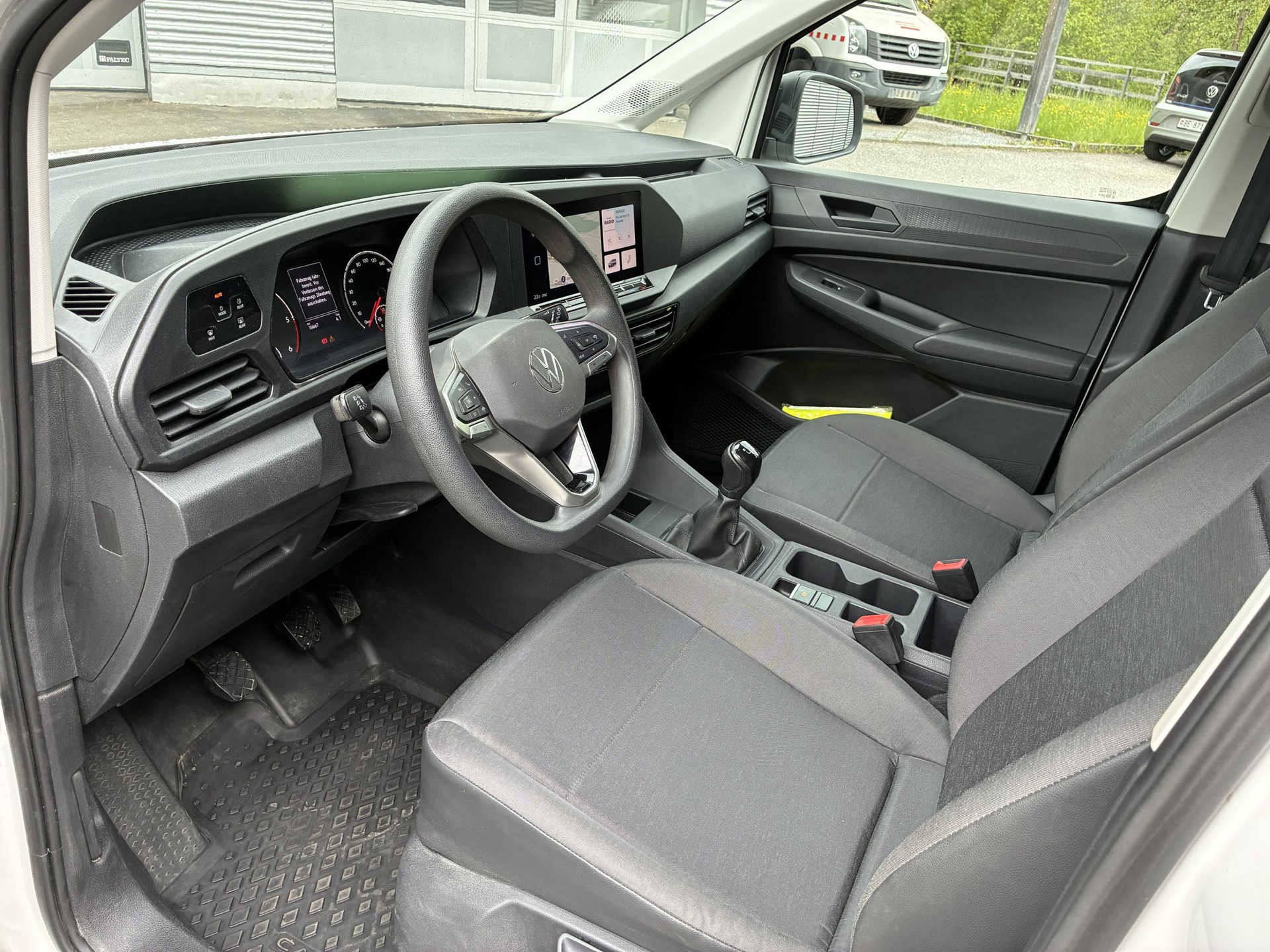 VW Caddy Cargo 2.0TDI 4Motion-image-11