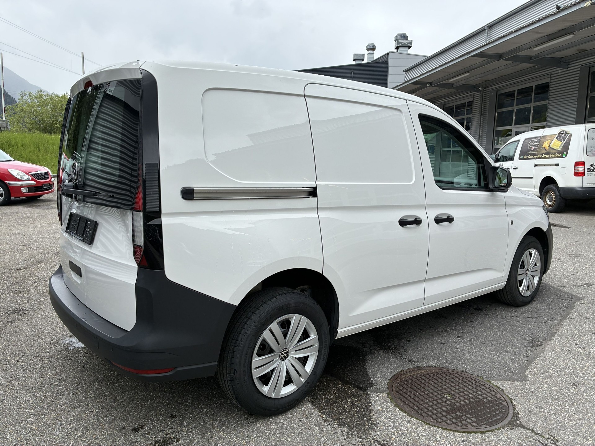 VW Caddy Cargo 2.0TDI 4Motion-image-7