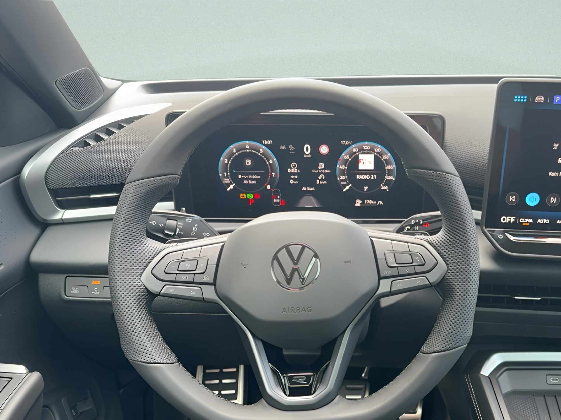 VW T-Roc 1.5 eTSI mHEV R-Line DSG-image-13