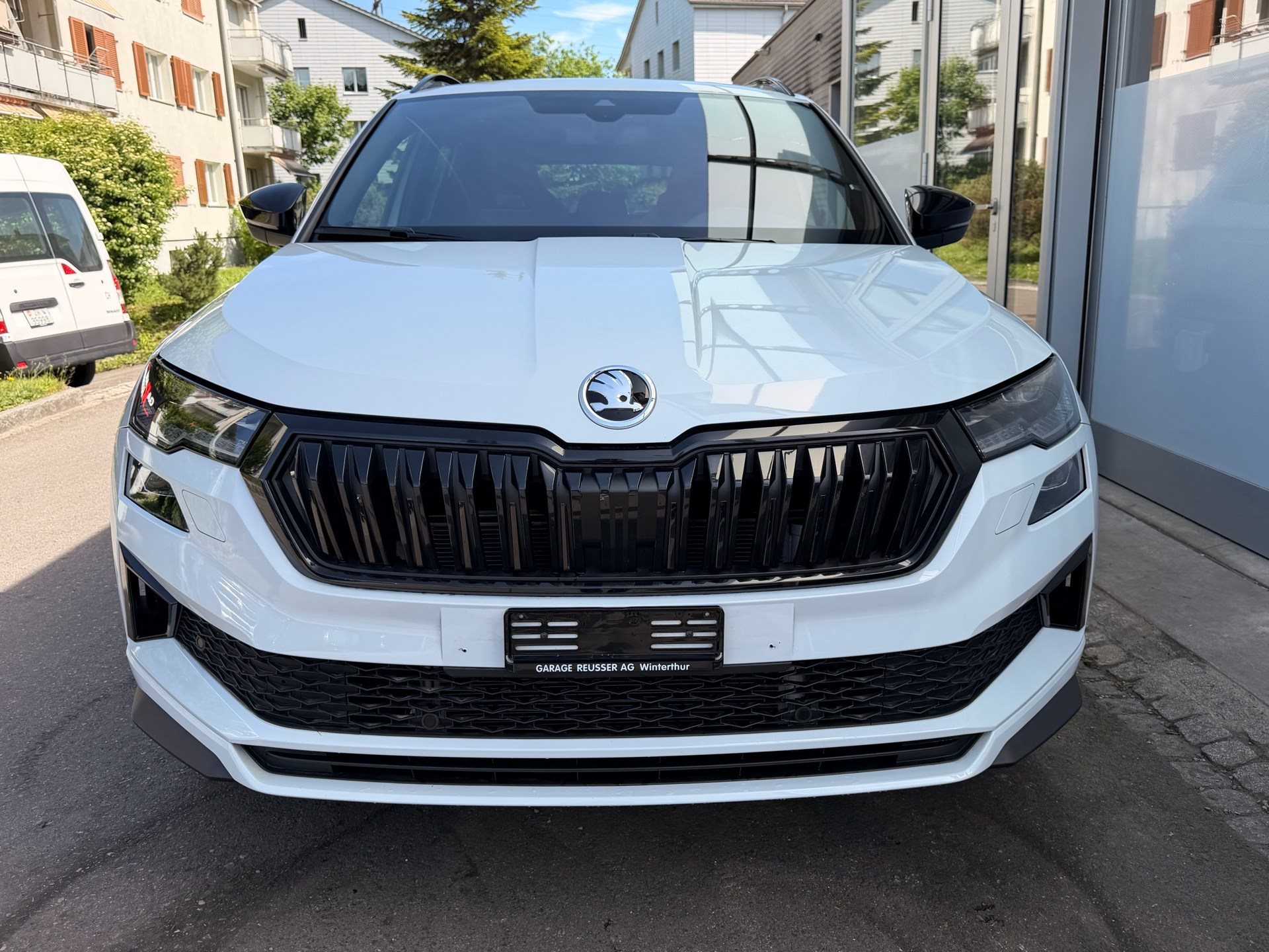 SKODA Karoq Sportline 4x4 *** PANORAMADACH & VIELES MEHR !!! ***-showroom-element-1