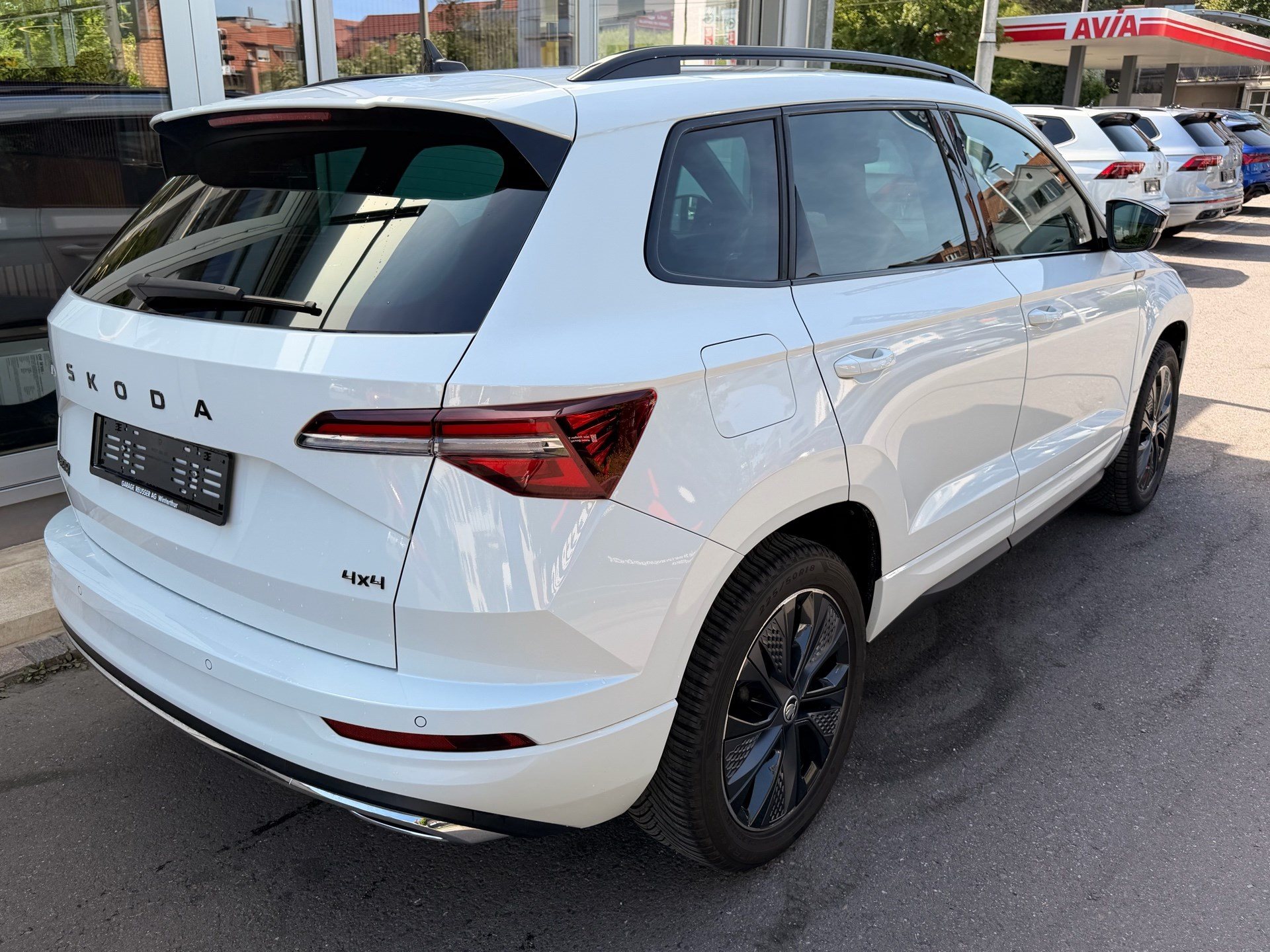 SKODA Karoq Sportline 4x4 *** PANORAMADACH & VIELES MEHR !!! ***-showroom-element-3