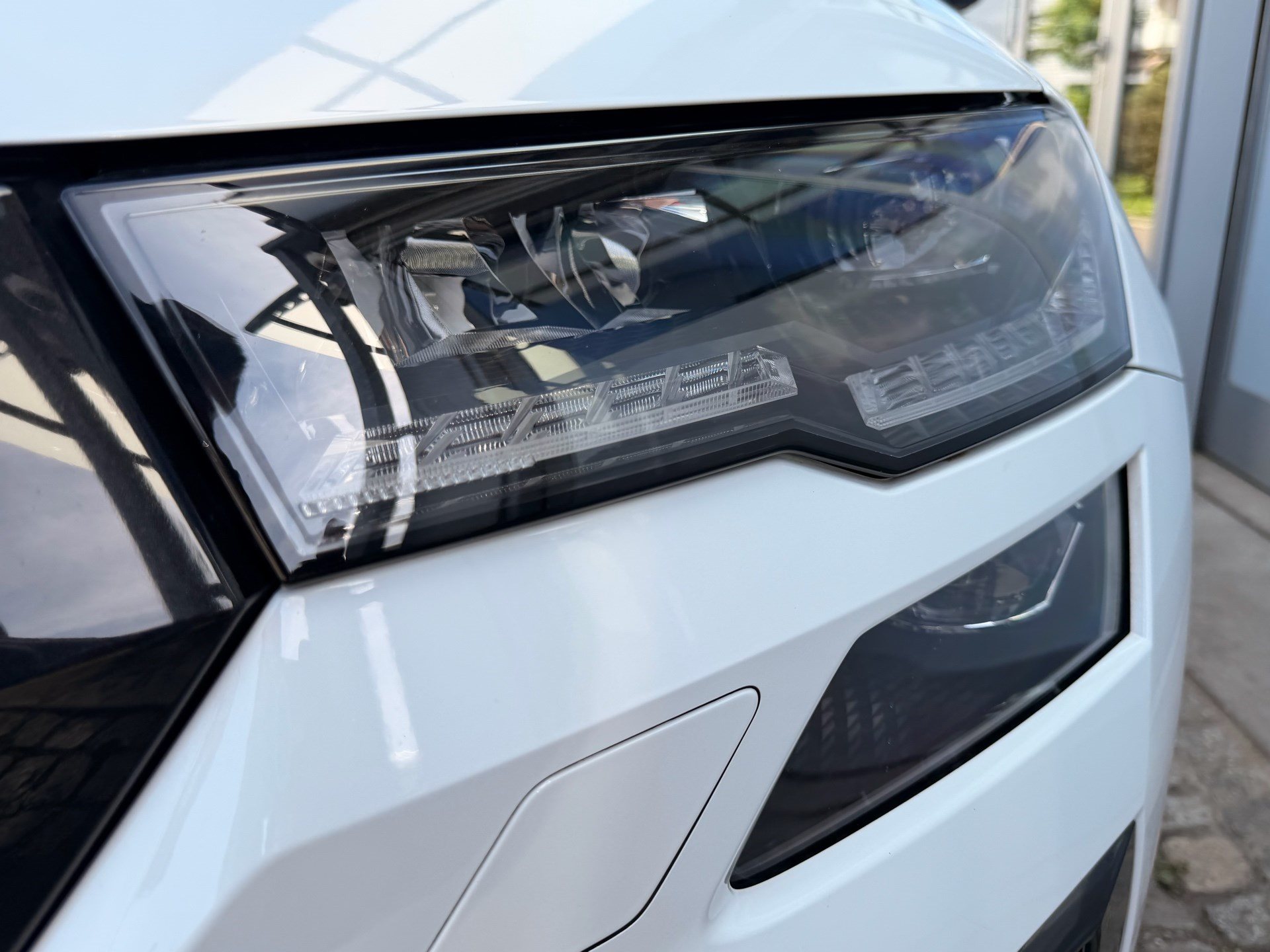 SKODA Karoq Sportline 4x4 *** PANORAMADACH & VIELES MEHR !!! ***-image-7