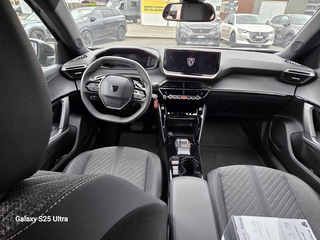 PEUGEOT 2008 1.2 PureTech 130 Allure-image-6