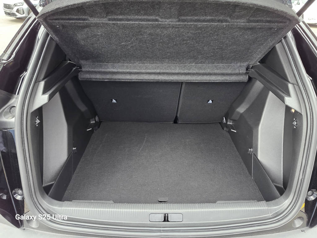 PEUGEOT 2008 1.2 PureTech 130 Allure-image-7