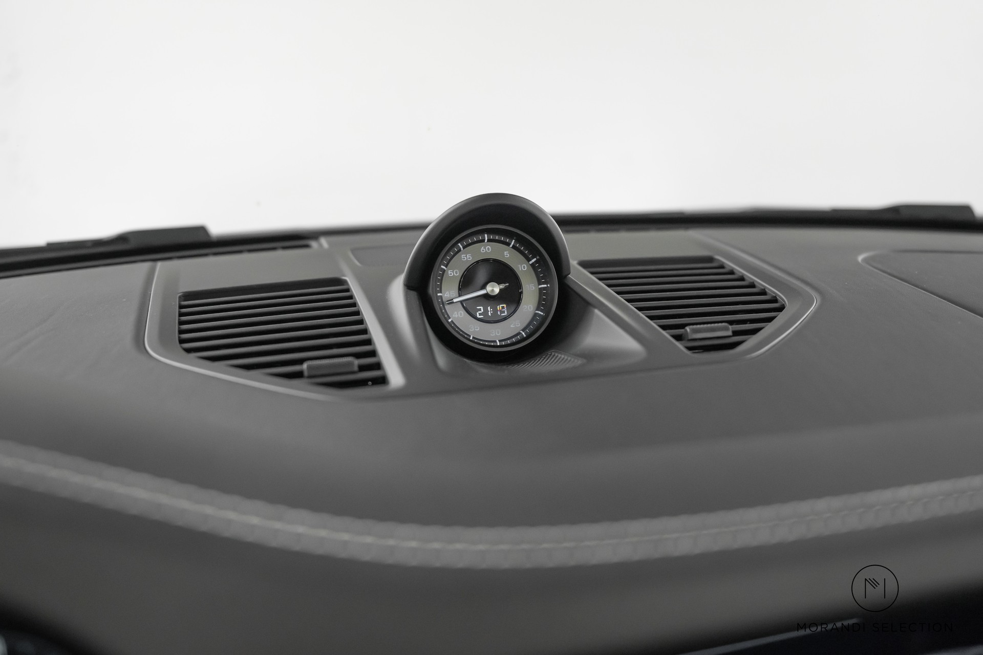 PORSCHE 911 Cabriolet 3.0 Carrera 4 GTS PDK-image-27