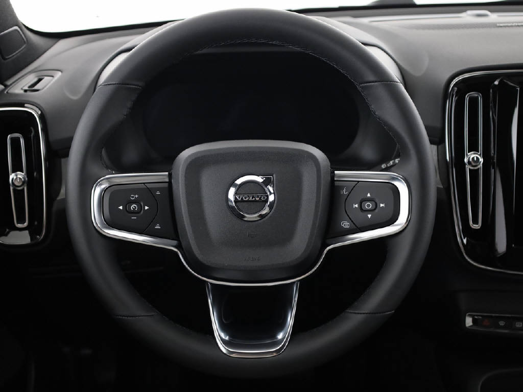 VOLVO EX40 Twin Ultra AWD XCENTRIC-image-20