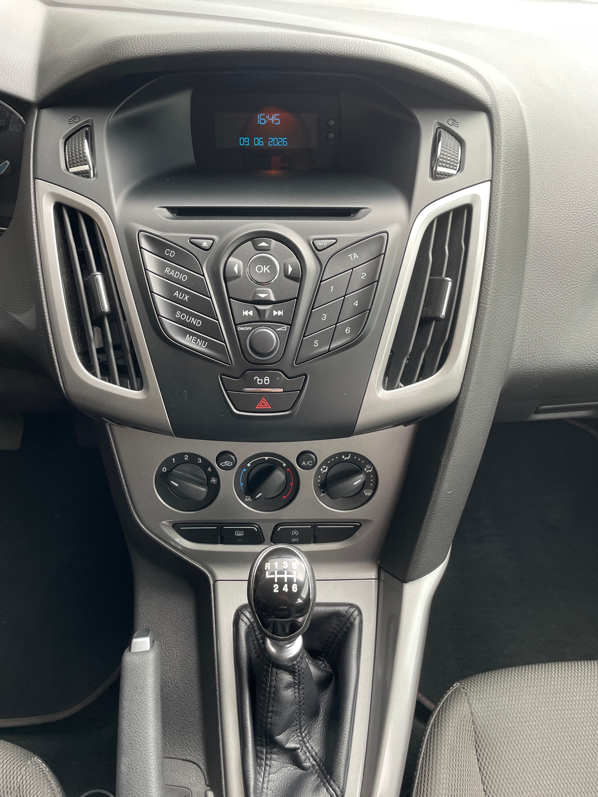 FORD Focus 1.6 TDCi Trend-image-8