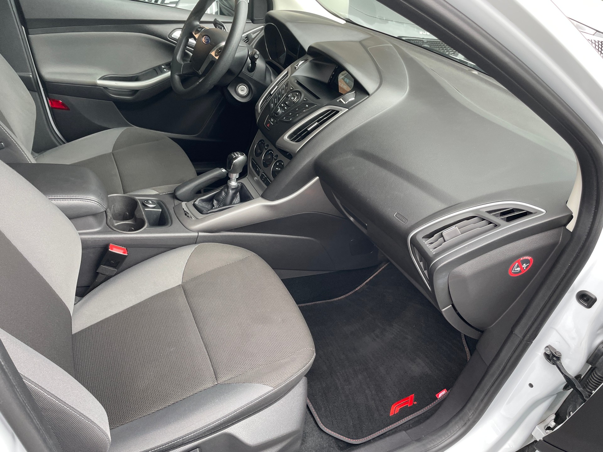 FORD Focus 1.6 TDCi Trend-image-9