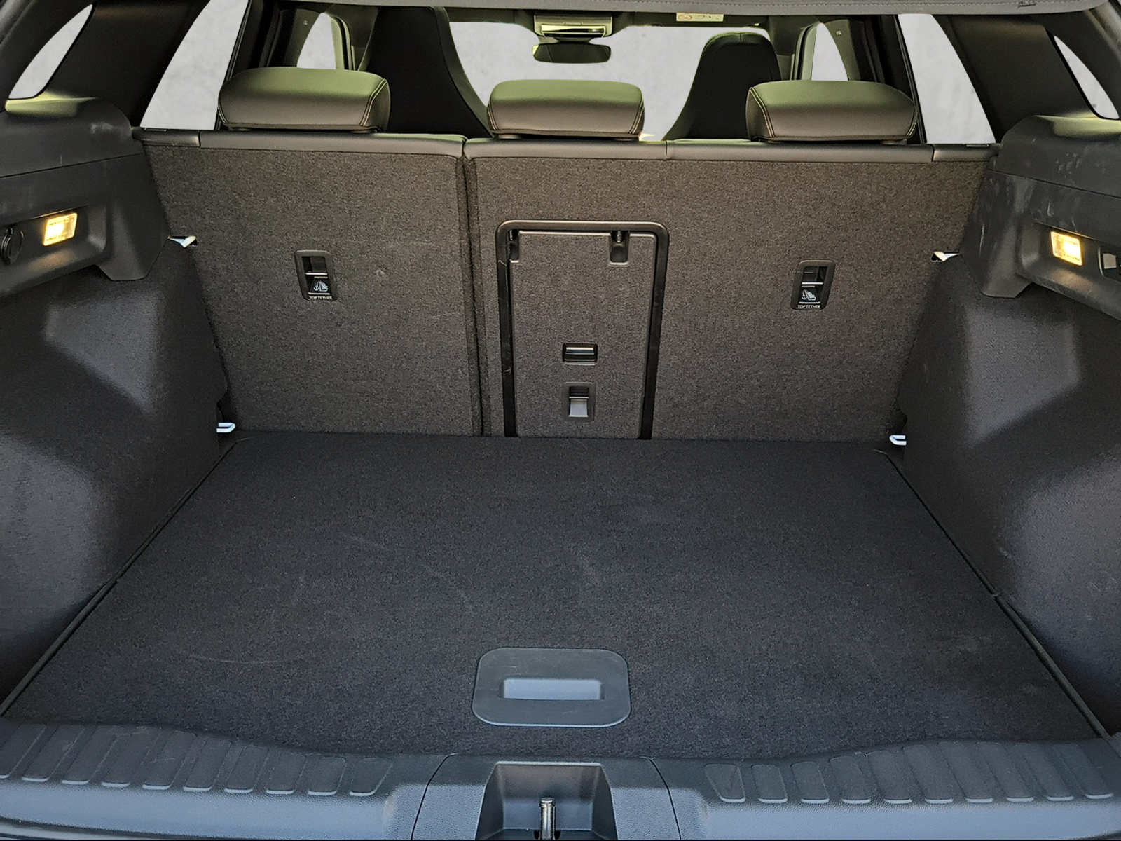 FORD Explorer Extended Range Premium AWD-image-12