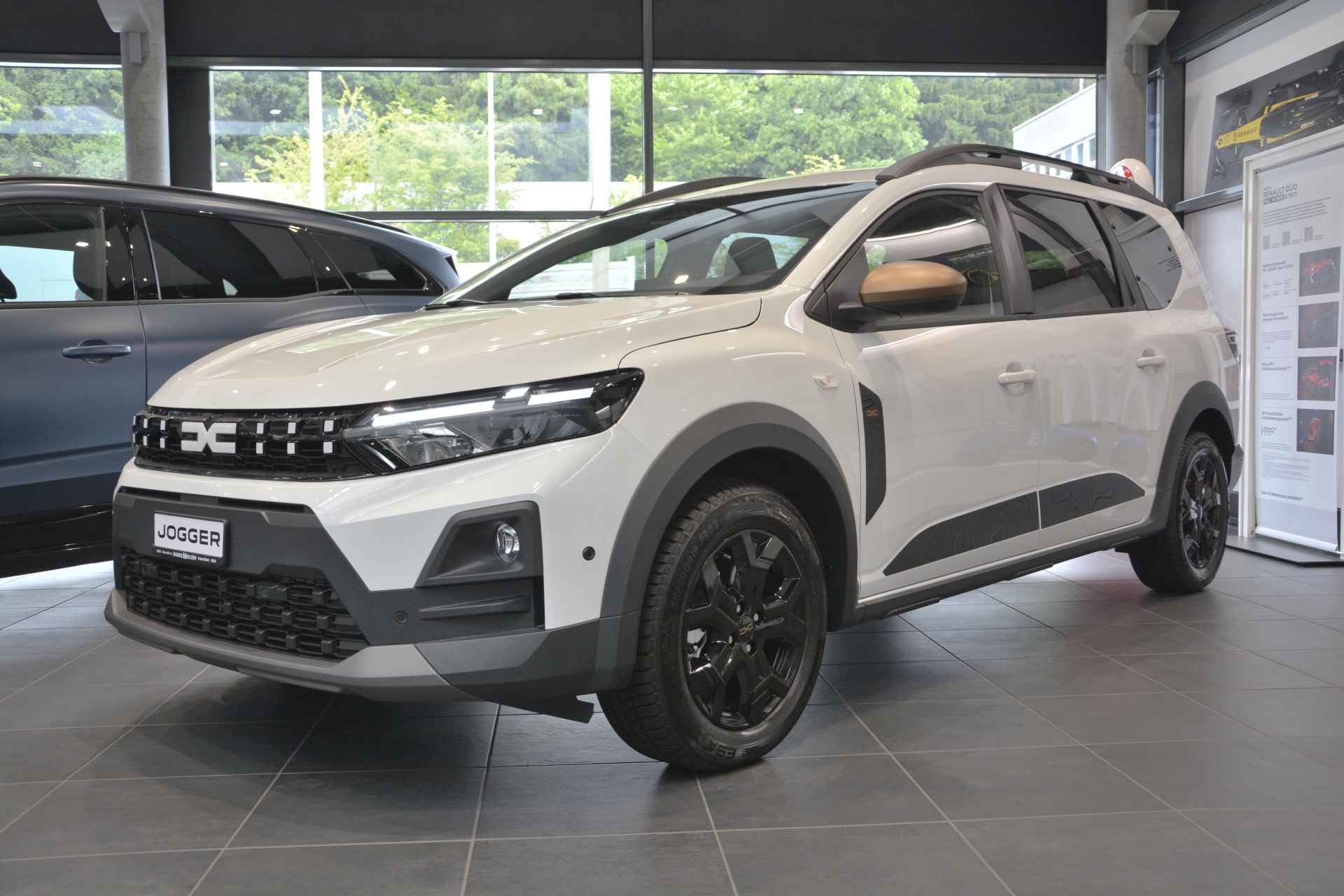 DACIA Jogger extreme hybrid 155 7-Plätzer-image-0