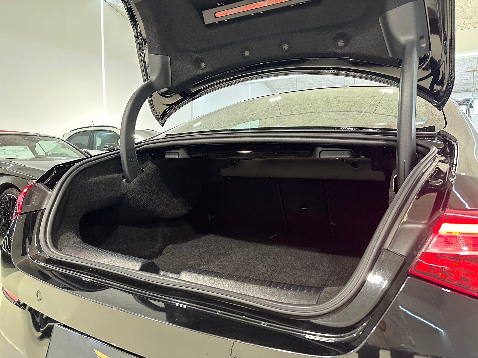 MERCEDES-BENZ CLA 250 e Style 8G-DCT-image-8