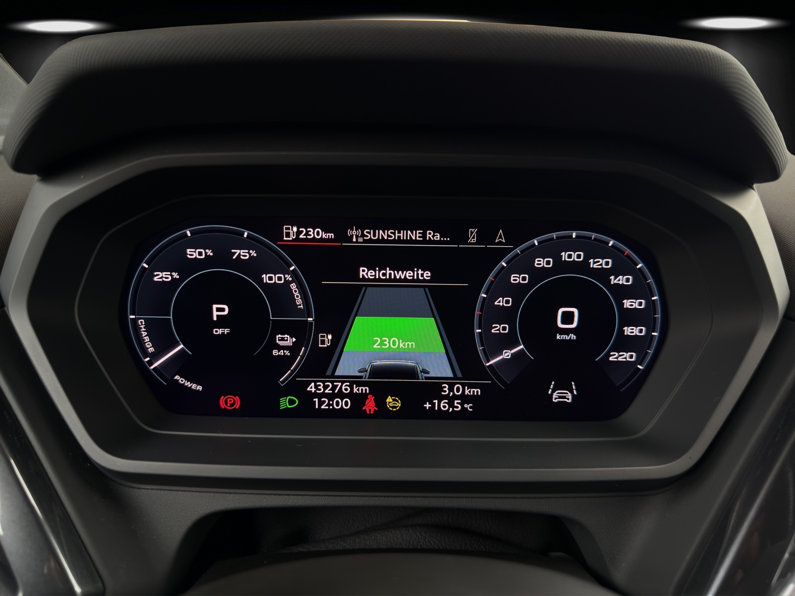 AUDI Q4 e-tron 50 quattro-image-12