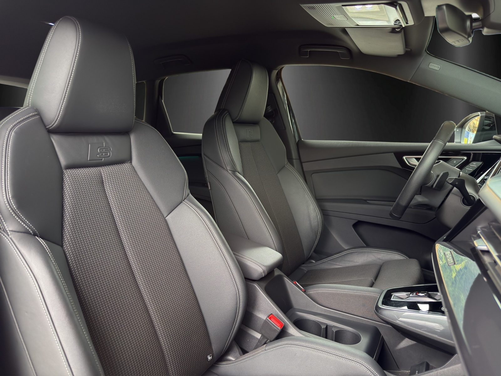 AUDI Q4 e-tron 50 quattro-image-8
