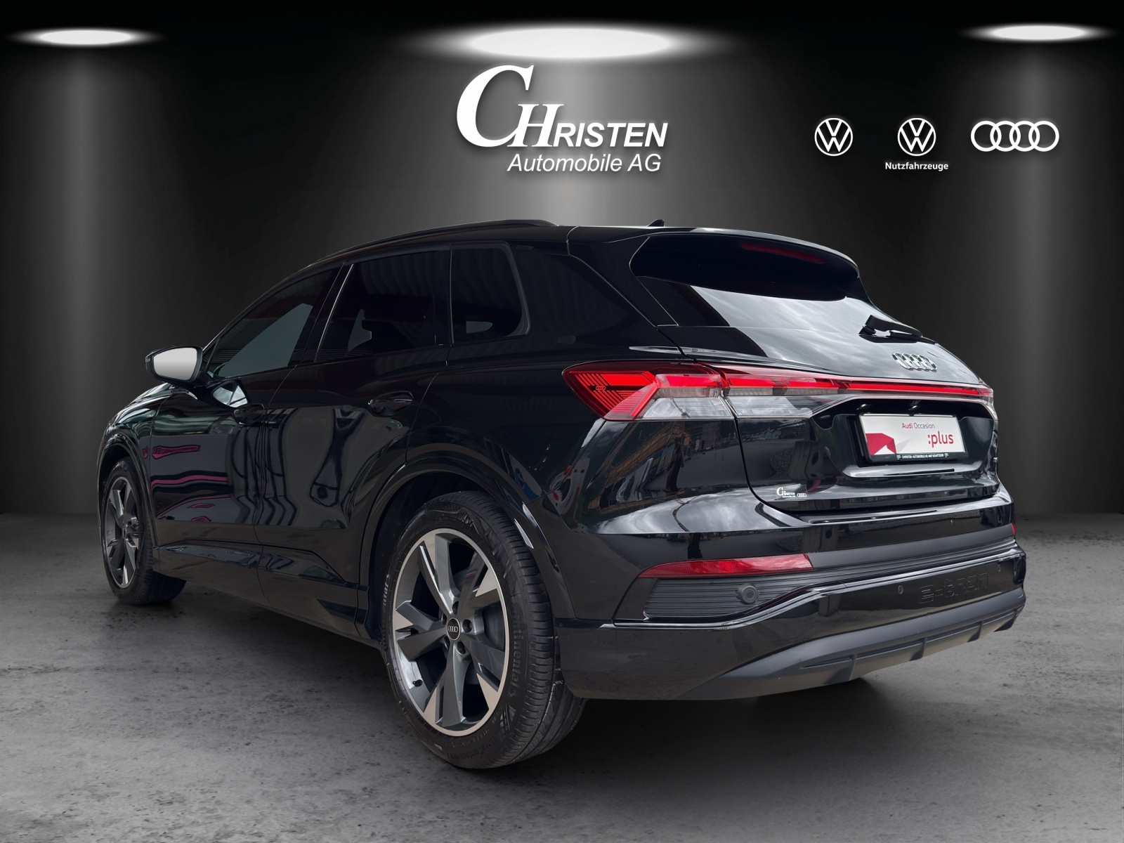 AUDI Q4 e-tron 50 quattro-showroom-element-3