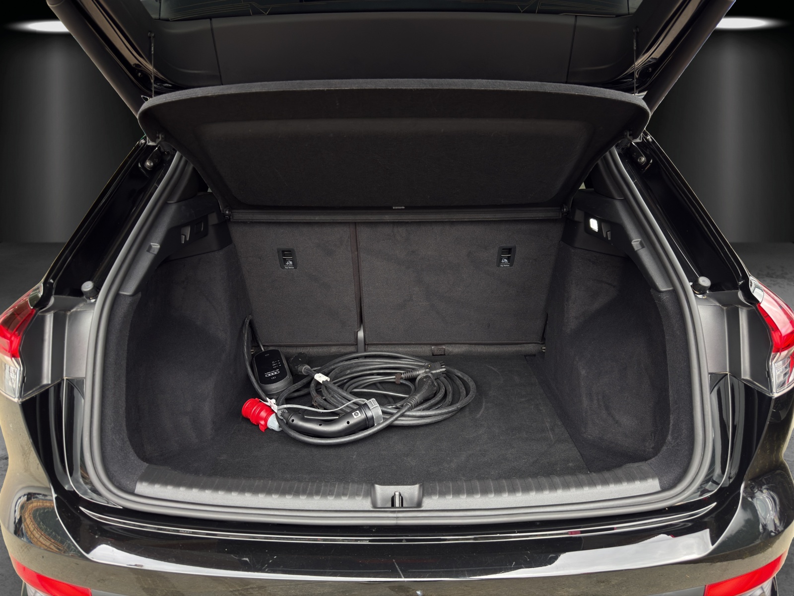 AUDI Q4 e-tron 50 quattro-image-6
