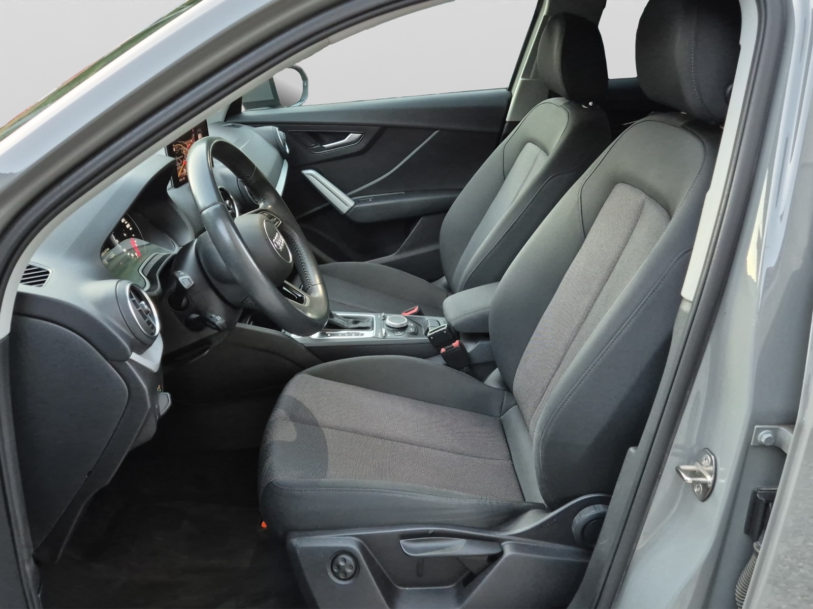 AUDI Q2 35 TFSI S-tronic-image-13