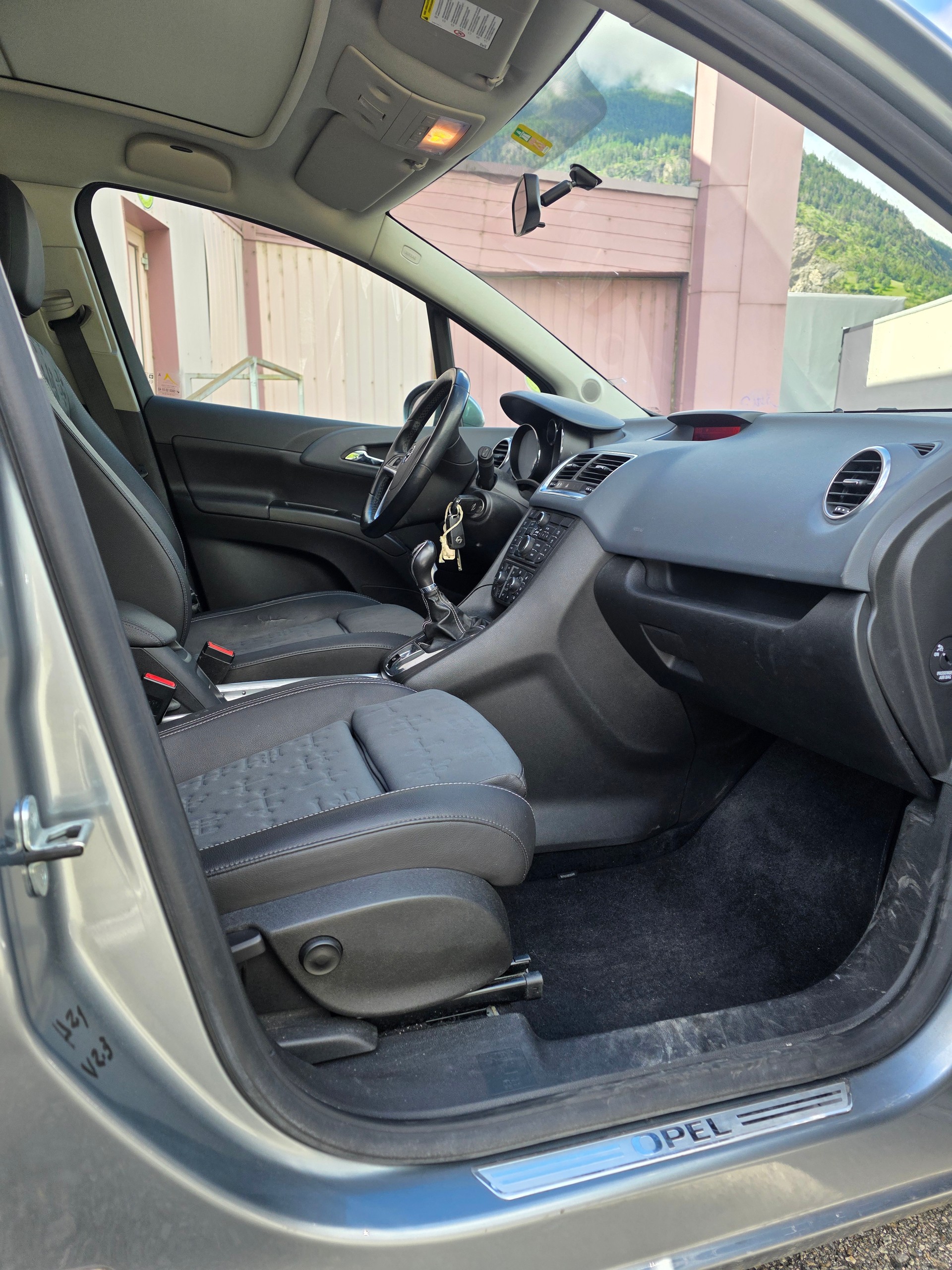 OPEL Meriva 1.4 Turbo Cosmo-image-8