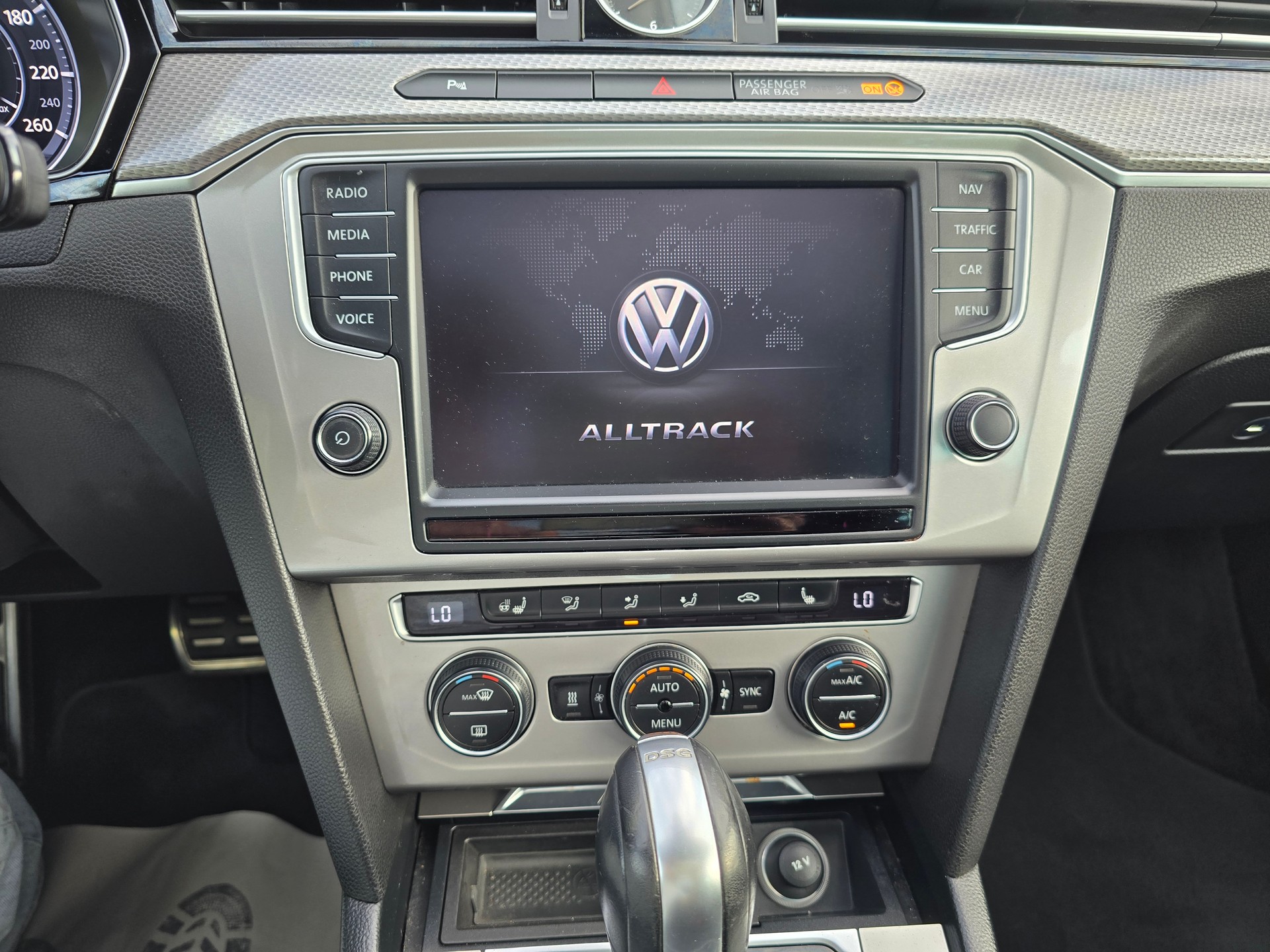 VW Passat Alltrack 2.0 TDI BMT 4Motion DSG-image-20