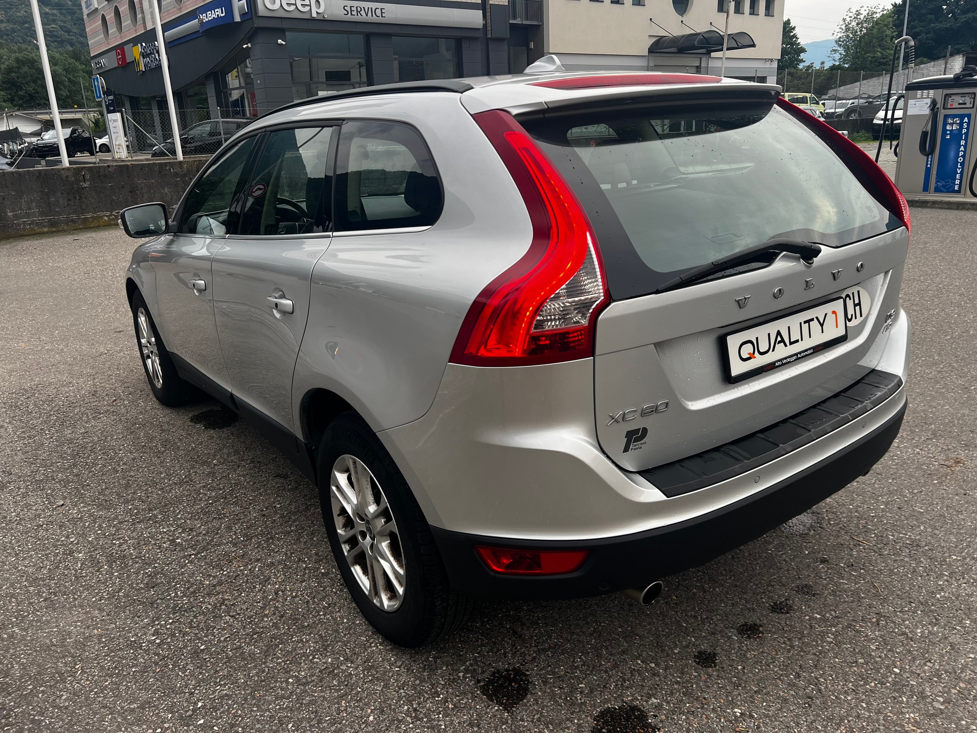 VOLVO XC60 D3 AWD Summum Geartronic-image-4