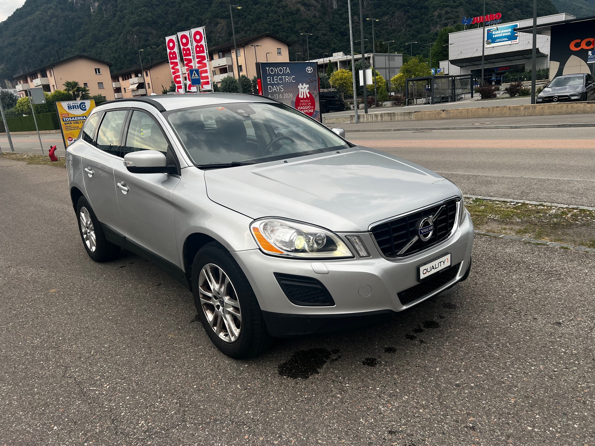 VOLVO XC60 D3 AWD Summum Geartronic-image-1