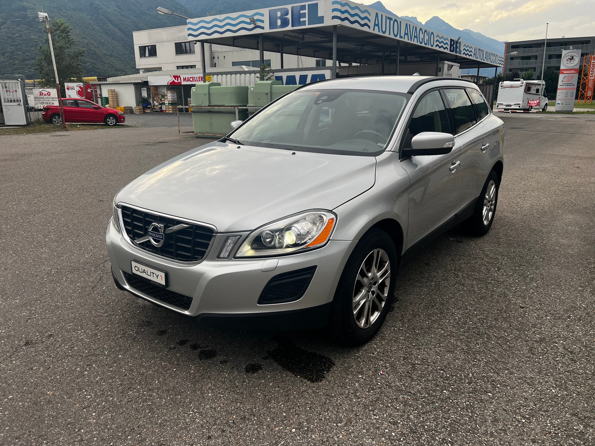 VOLVO XC60 D3 AWD Summum Geartronic-image-3