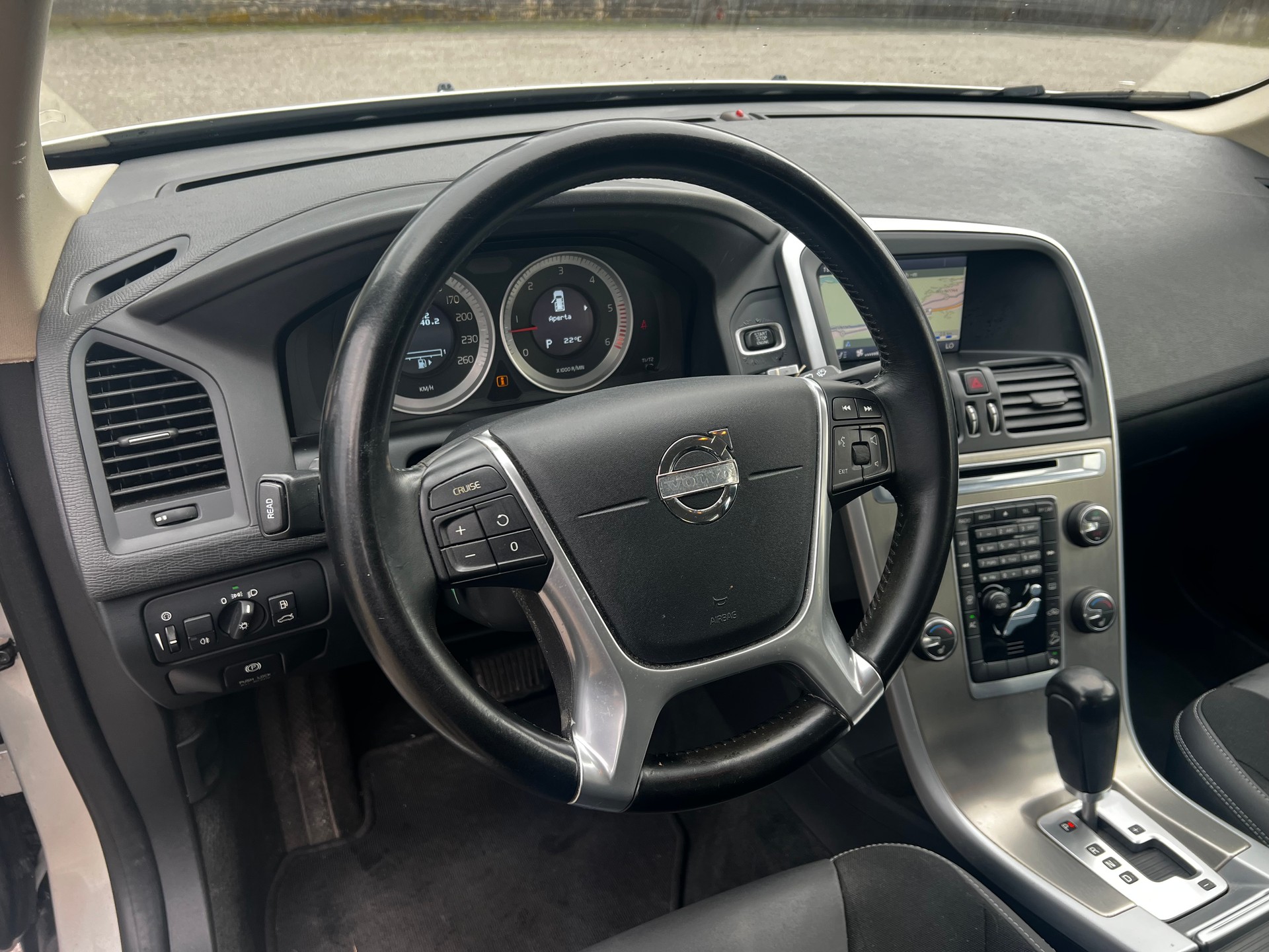 VOLVO XC60 D3 AWD Summum Geartronic-image-9