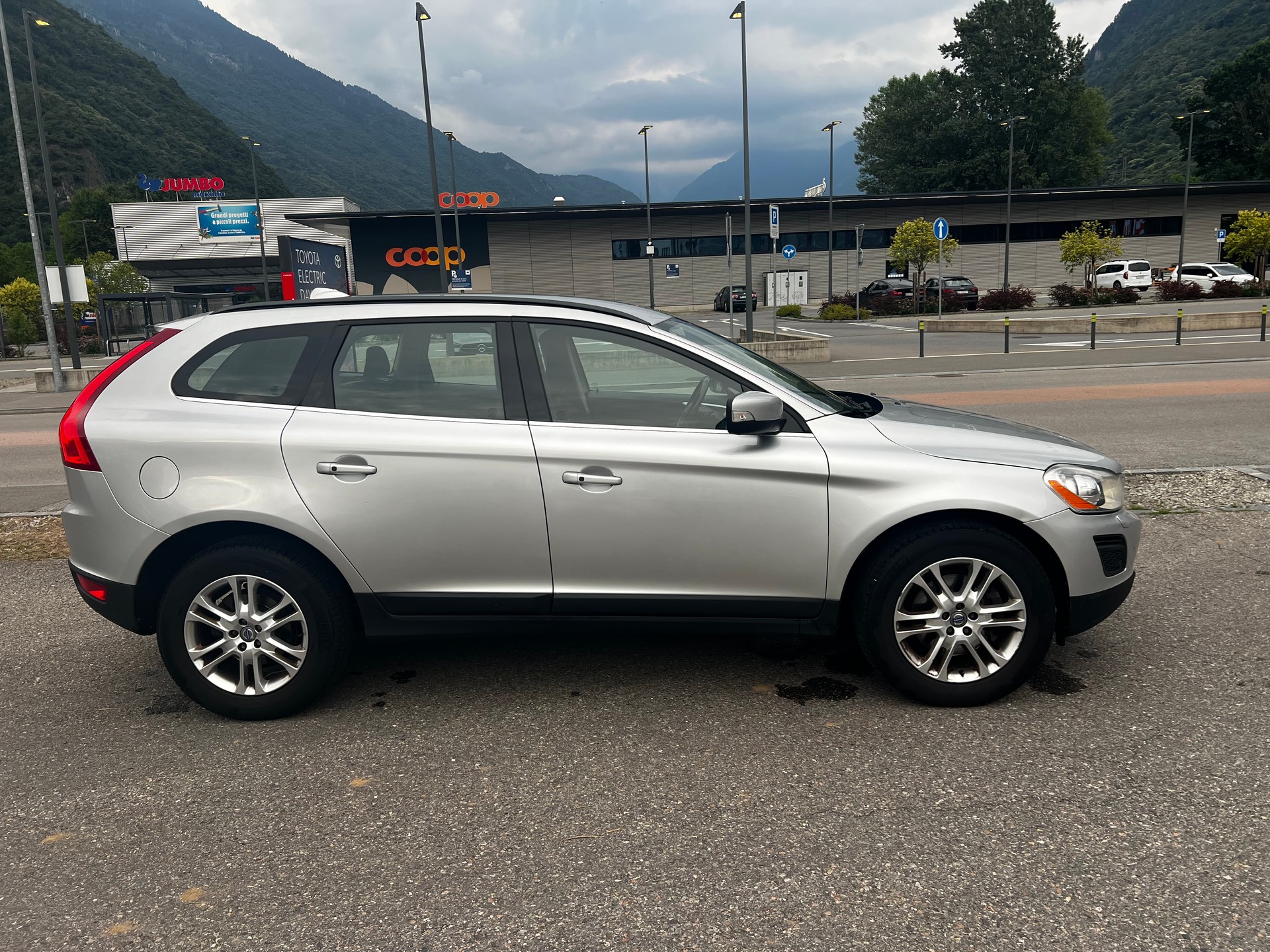 VOLVO XC60 D3 AWD Summum Geartronic-image-0