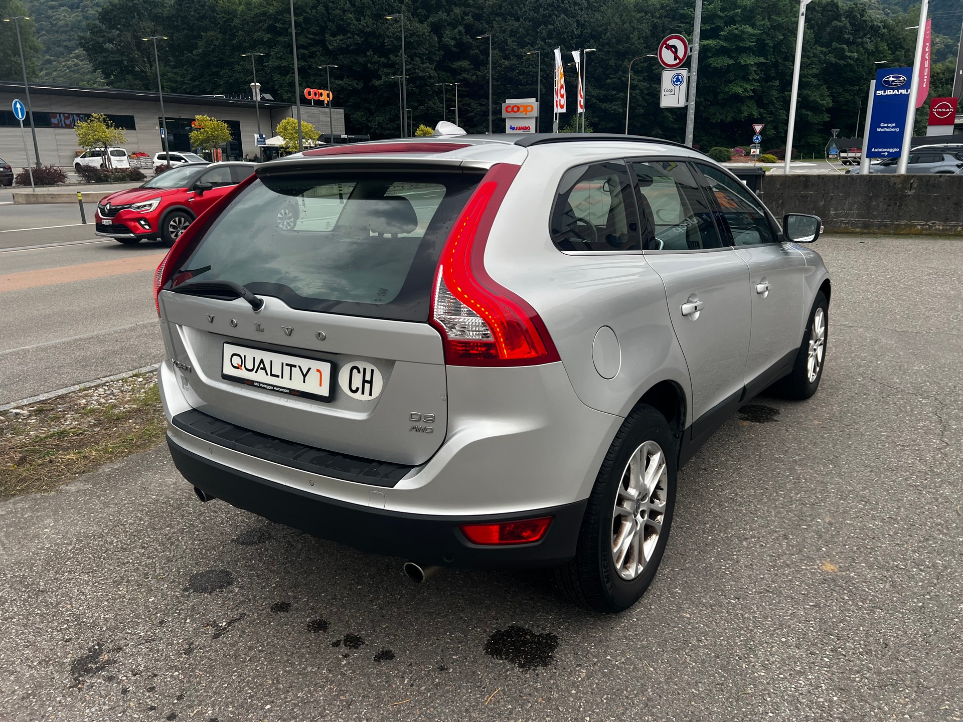 VOLVO XC60 D3 AWD Summum Geartronic-image-6