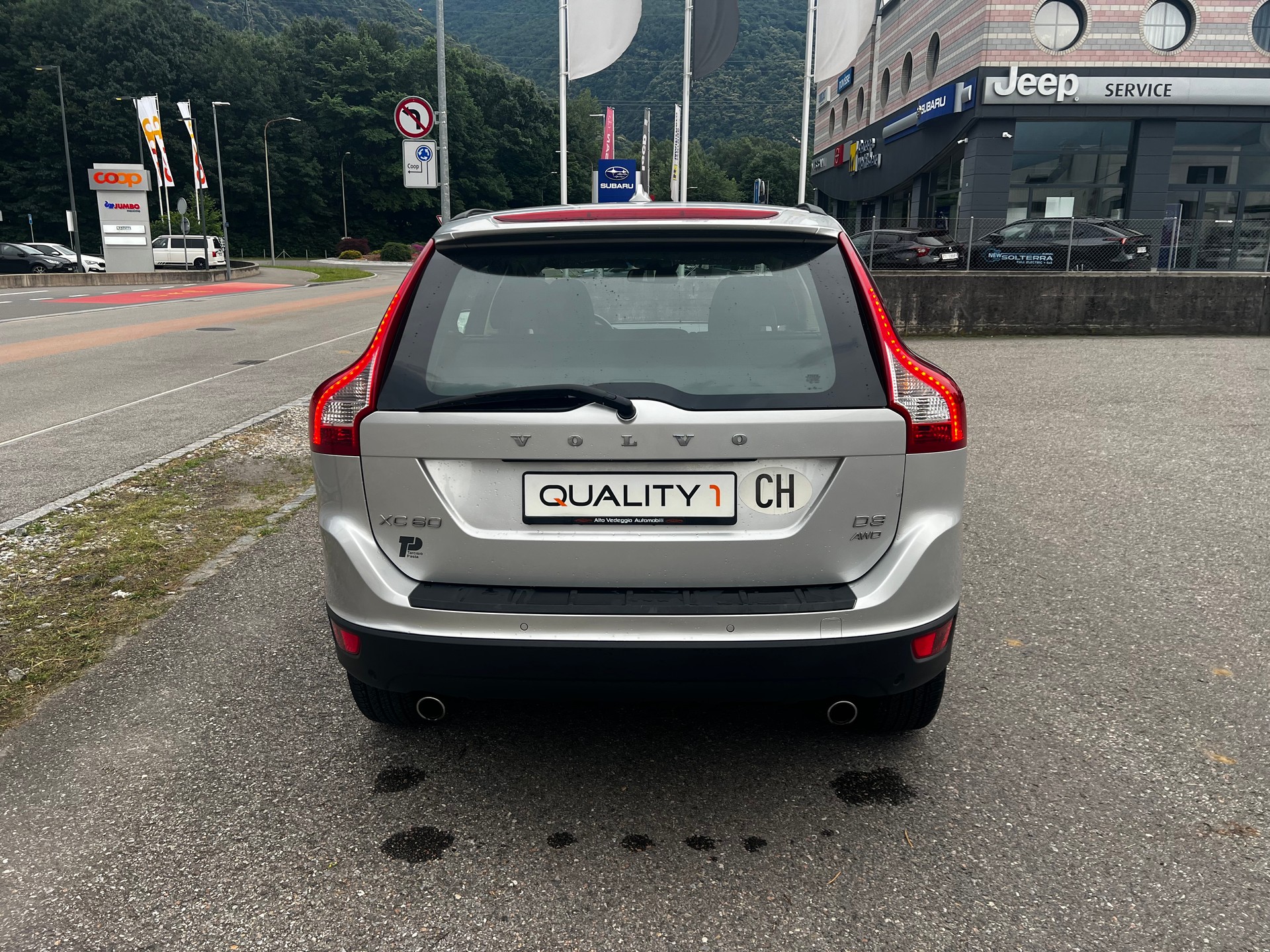 VOLVO XC60 D3 AWD Summum Geartronic-image-5