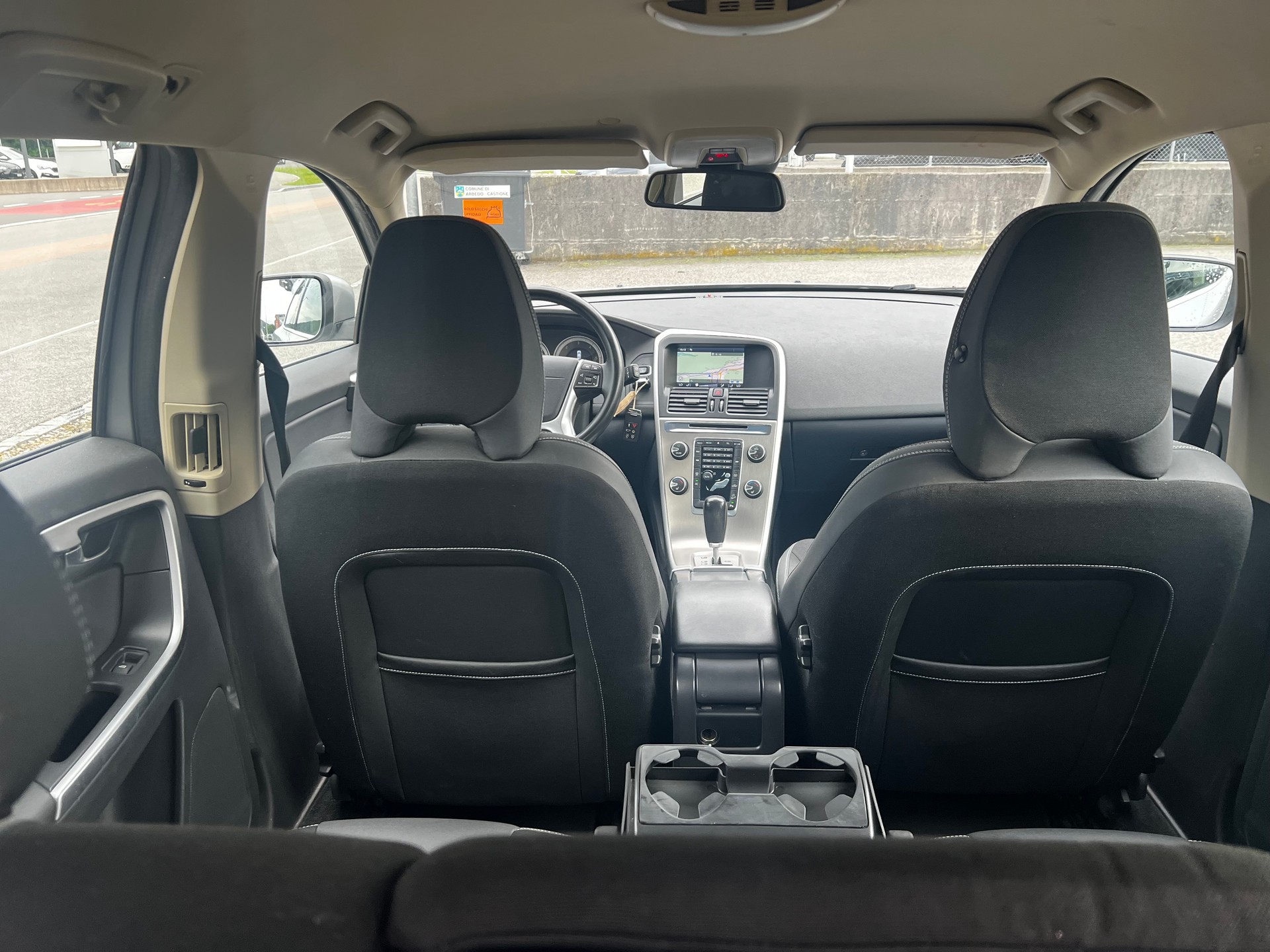VOLVO XC60 D3 AWD Summum Geartronic-image-11