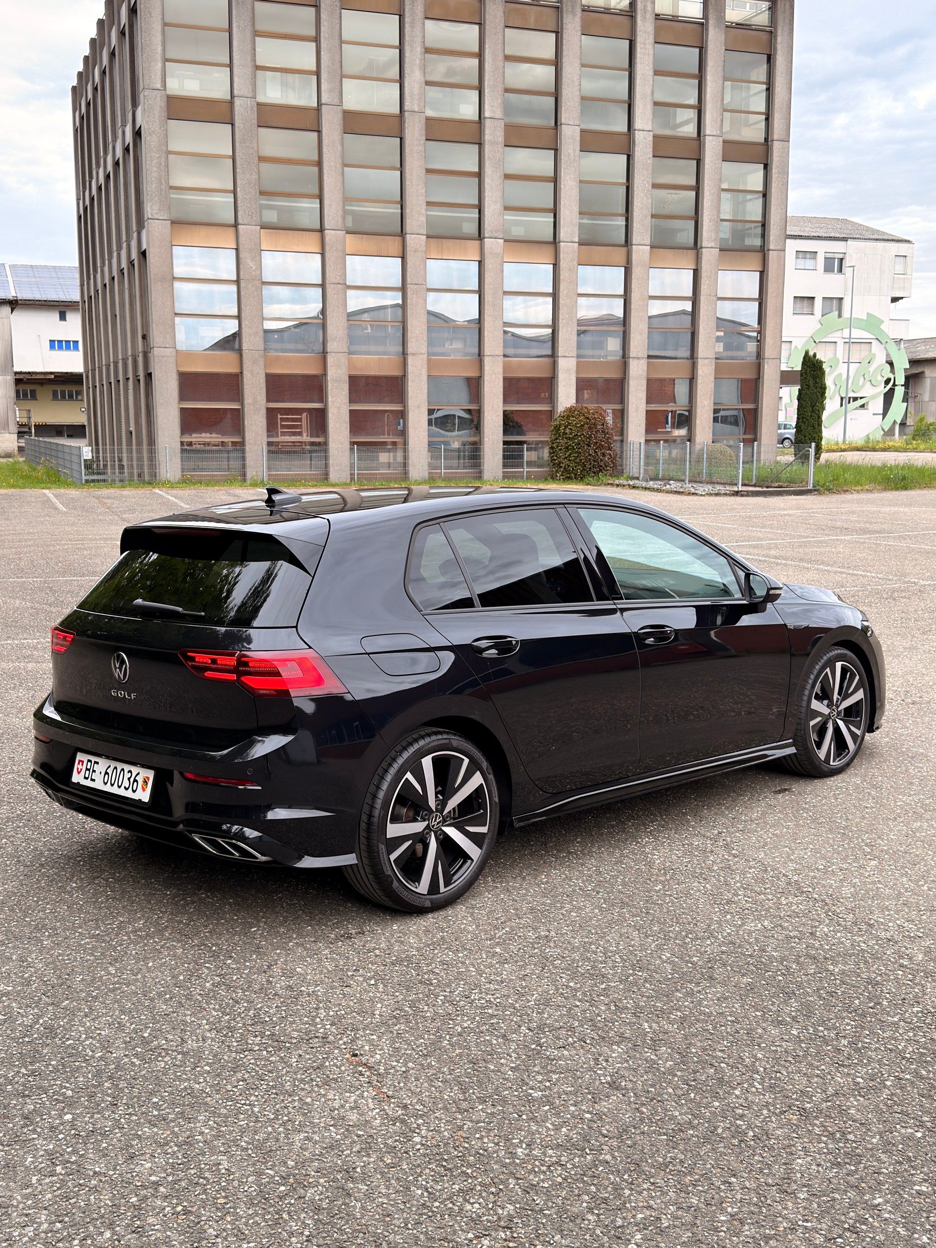VW 1.5 eTSI R-Line DSG-image-2